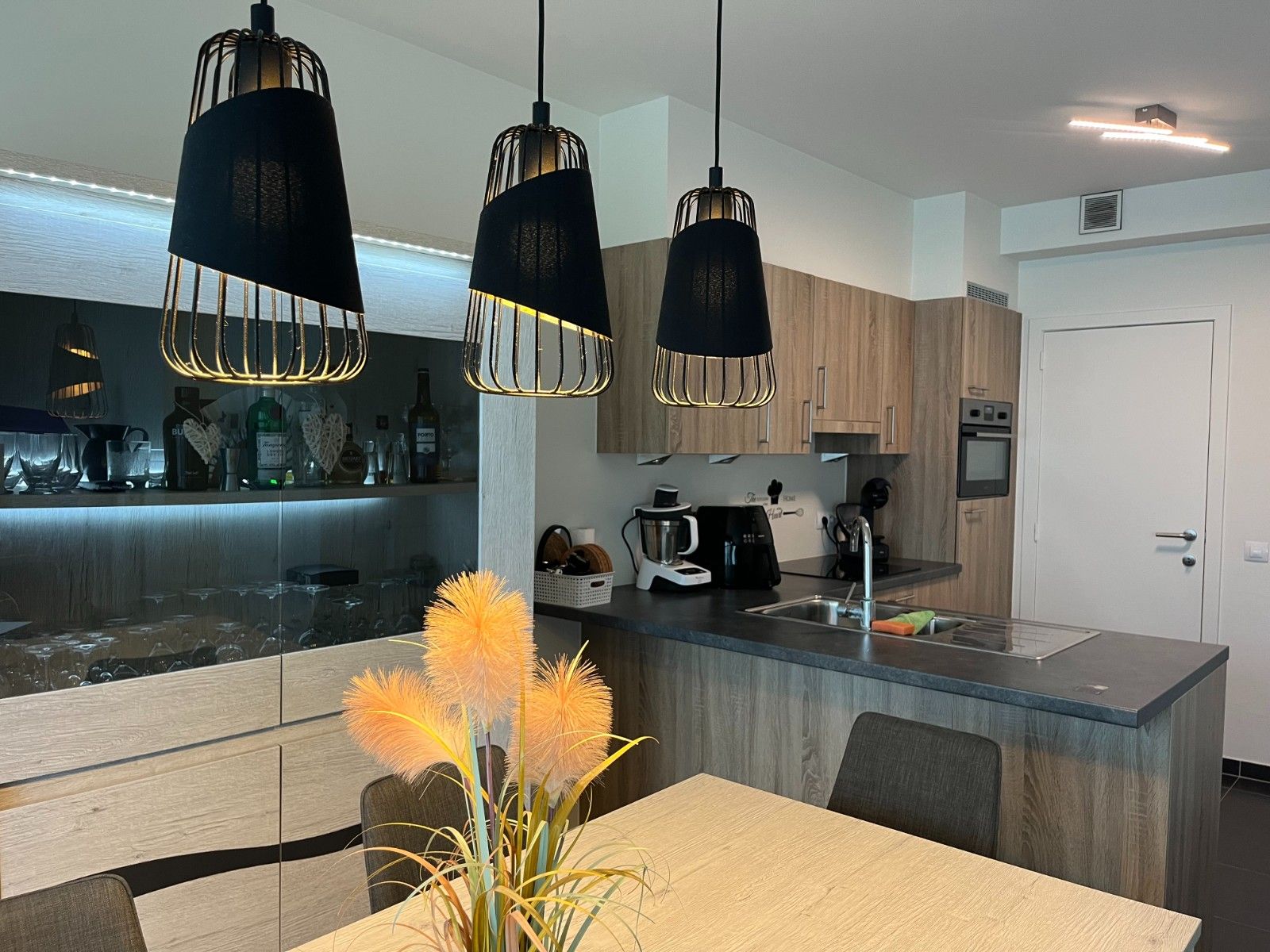 Modern appartement met prachtig zicht en terras – nabij centrum Waregem foto 7