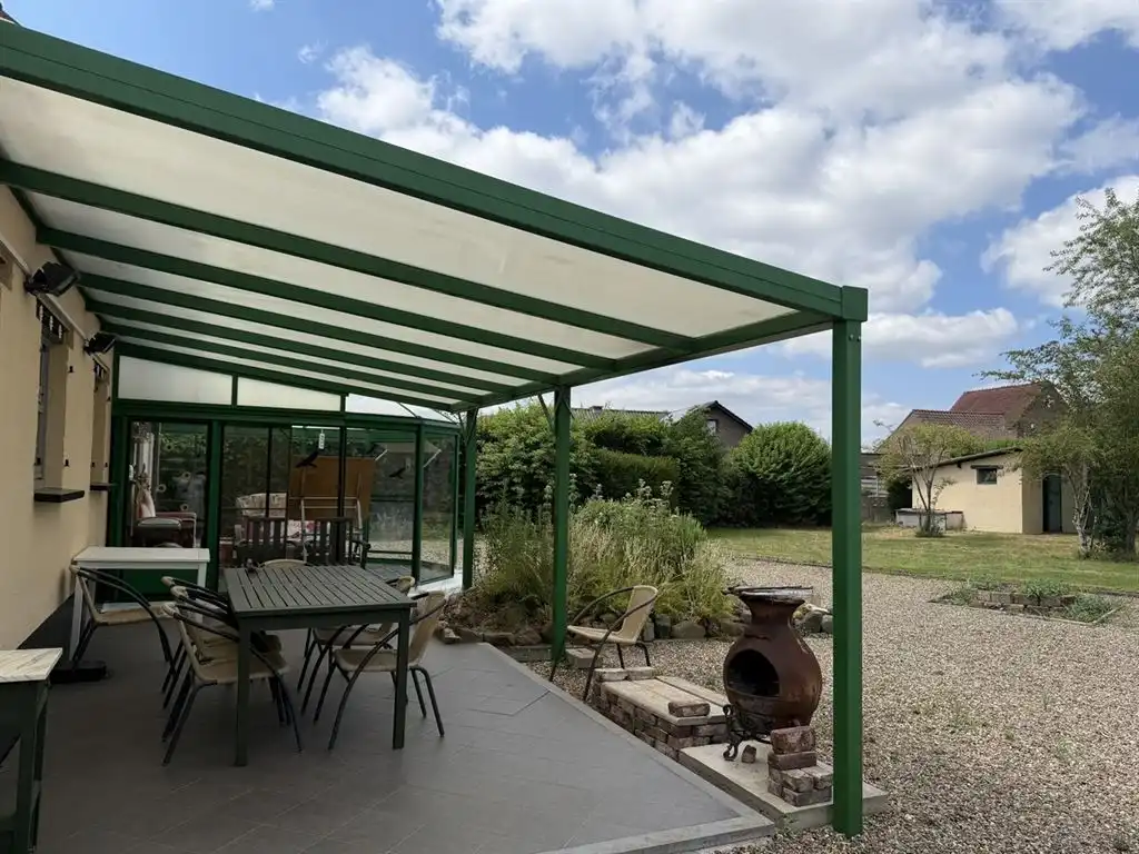 Karaktervolle, vrijstaande woning op riant perceel foto 6