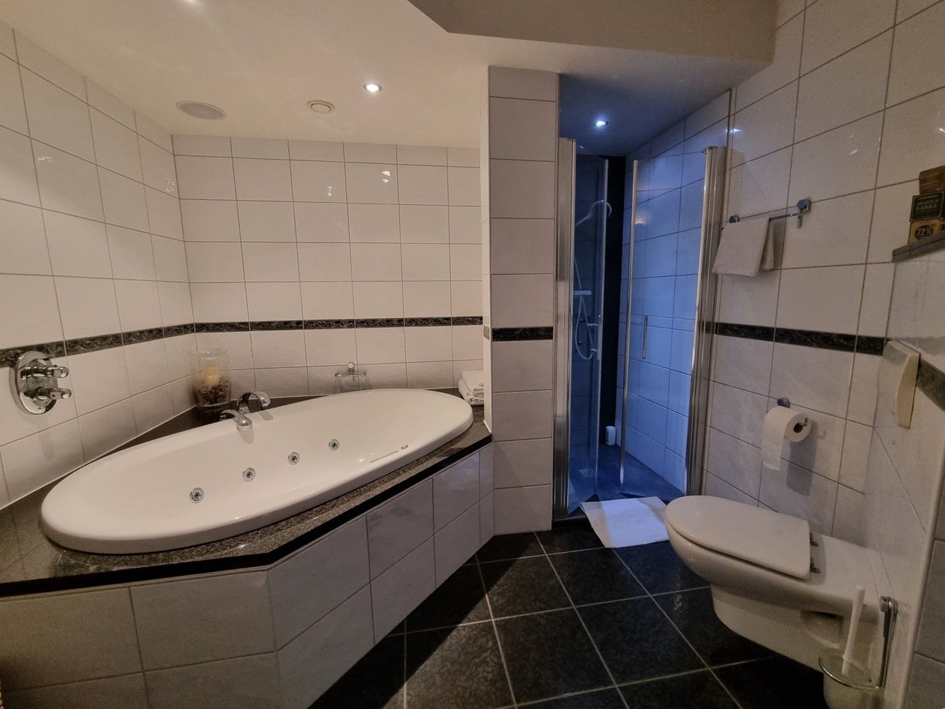 Uitstekend gelegen appartement met 3 slpks in het centrum van Zonhoven foto 15