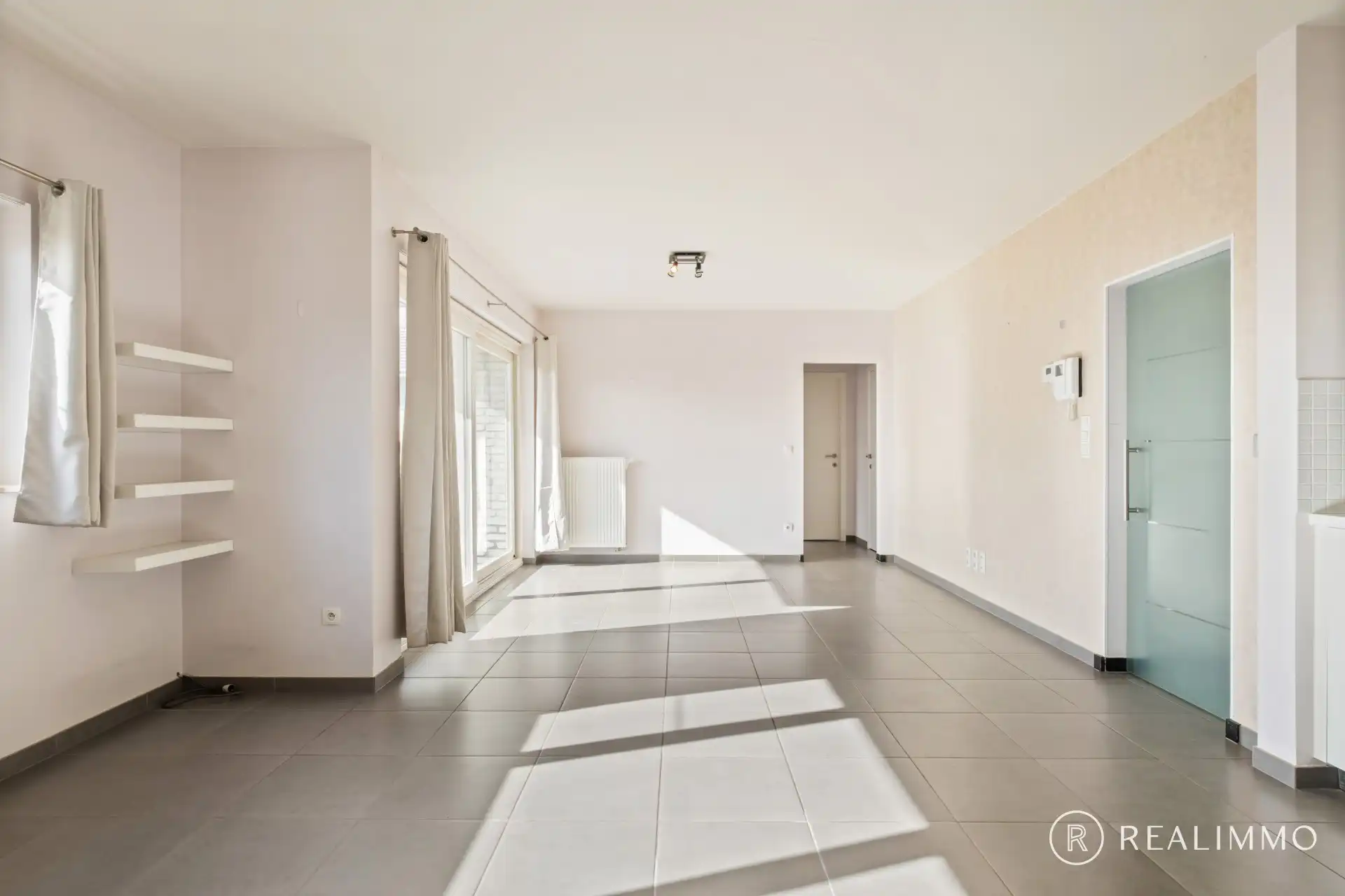 Recent appartement met 2 slaapkamers en garage foto 7