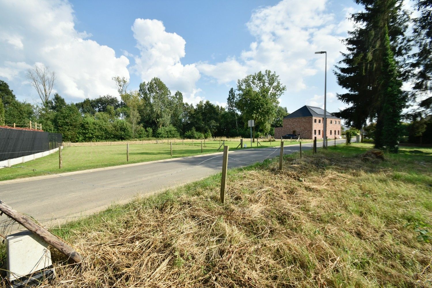 Schitterende bouwkavel op een residentiële locatie in het geliefde Leut foto 4