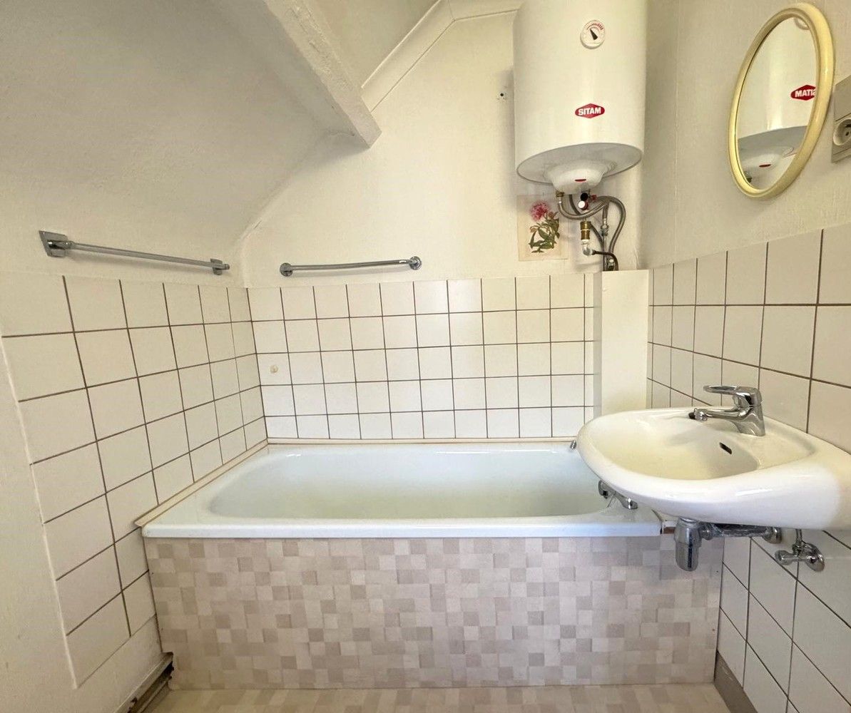 KARAKTERVOLLE, TE RENOVEREN WONING (H.O.B.) foto 8