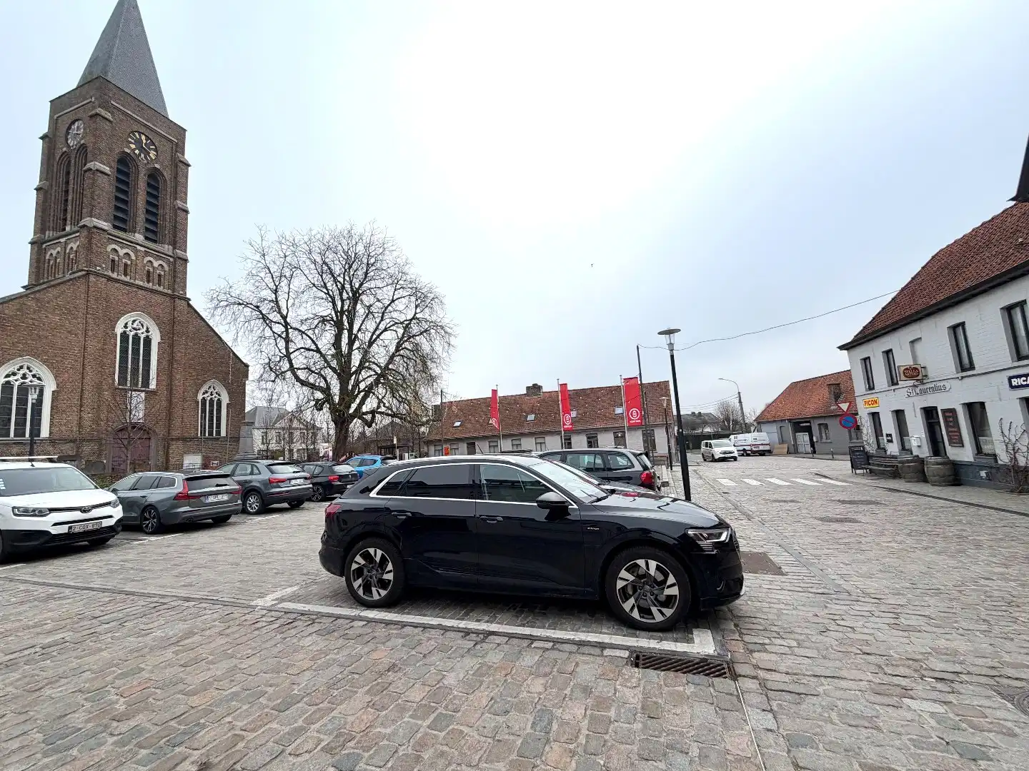 🏡 Te koop in Kooigem – Charmante rijwoning met grote garage & tuin! foto 29