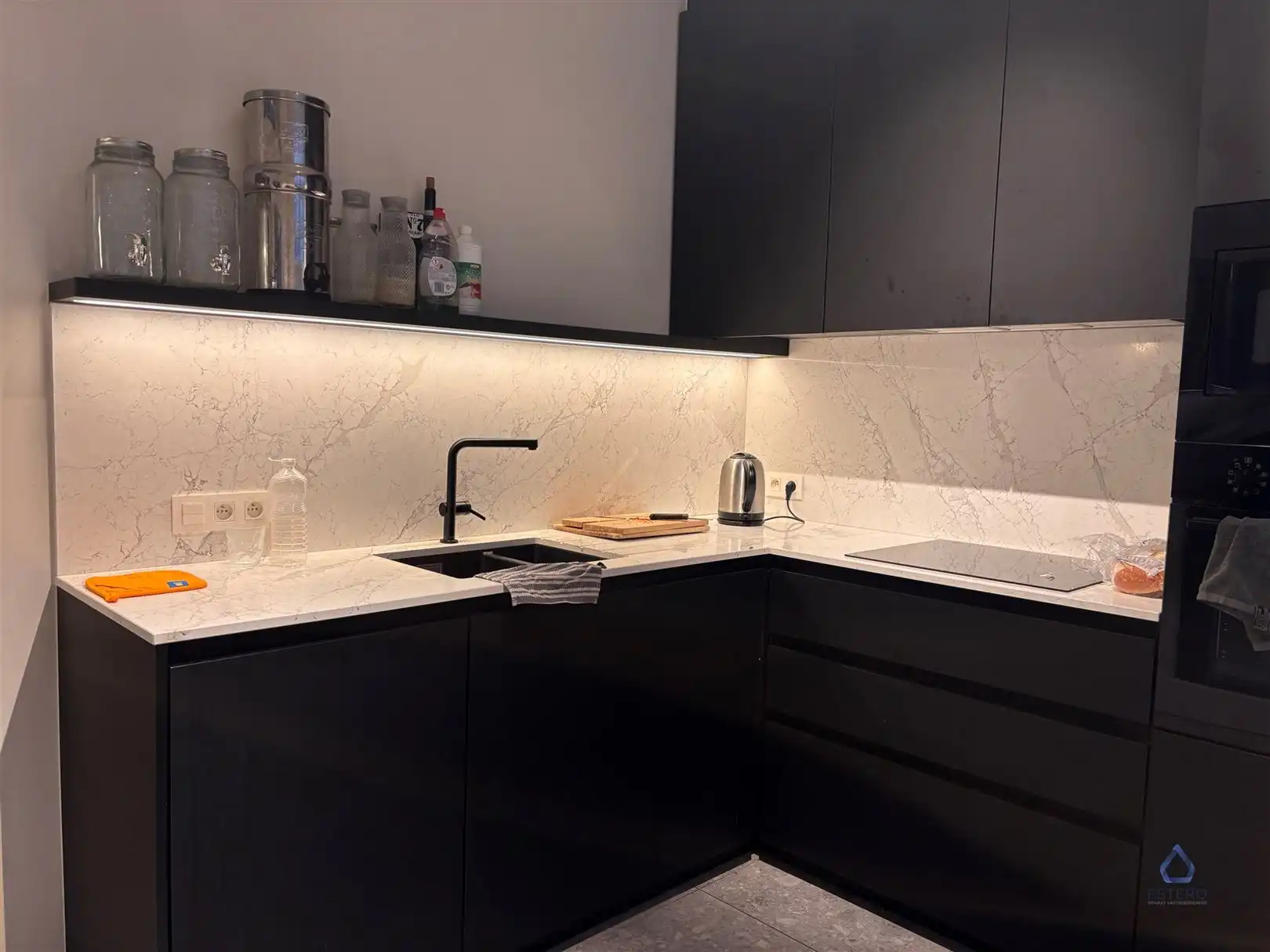 Gerenoveerd appartement op tolocatie foto 14