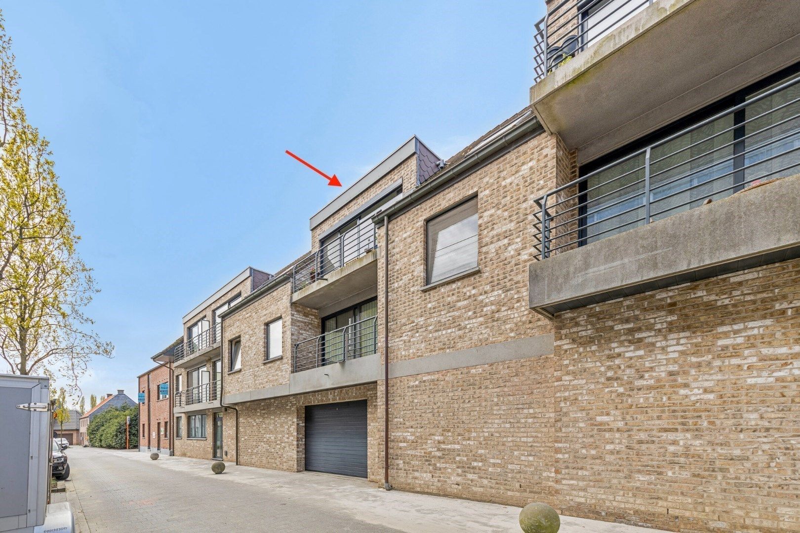 Mooi 2-slaapkamerappartement met garage in het centrum van Deerlijk! foto 24