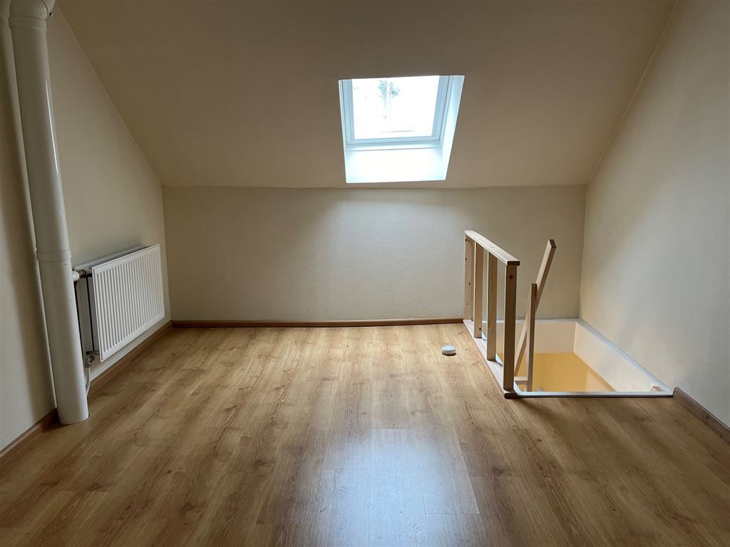 Gezellig en instapklaar triplex appartement met 2 slaapkamers in het centrum van Opoeteren foto 14