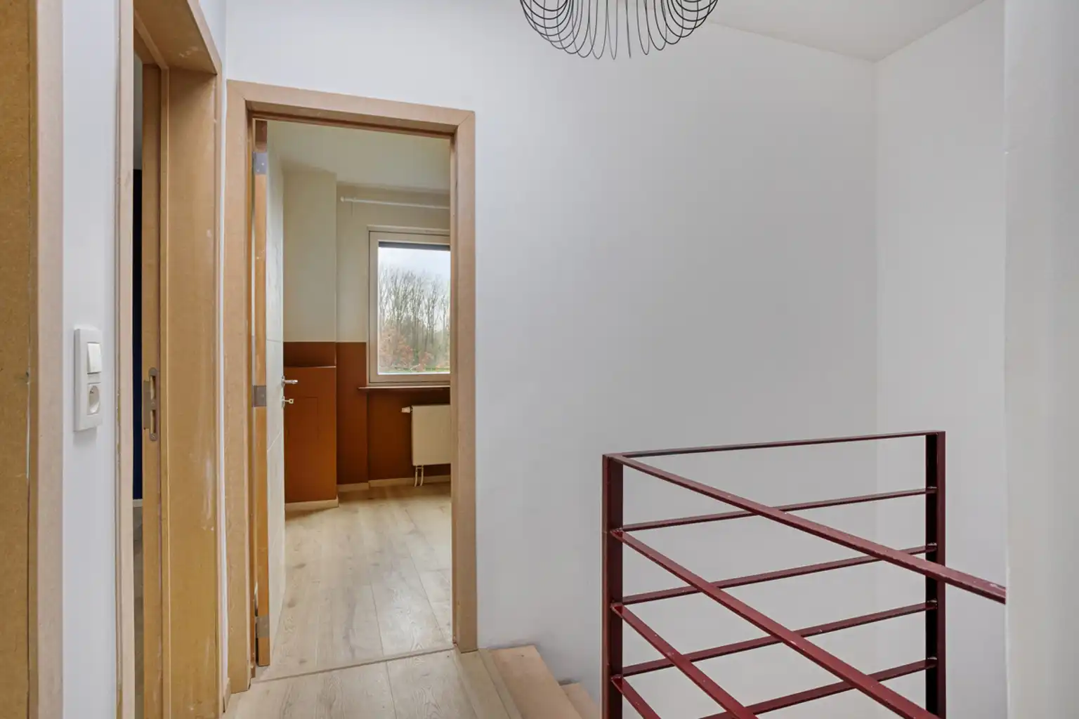 Volledig gerenoveerde driegevel bel-etage in rustige wijjk foto 7