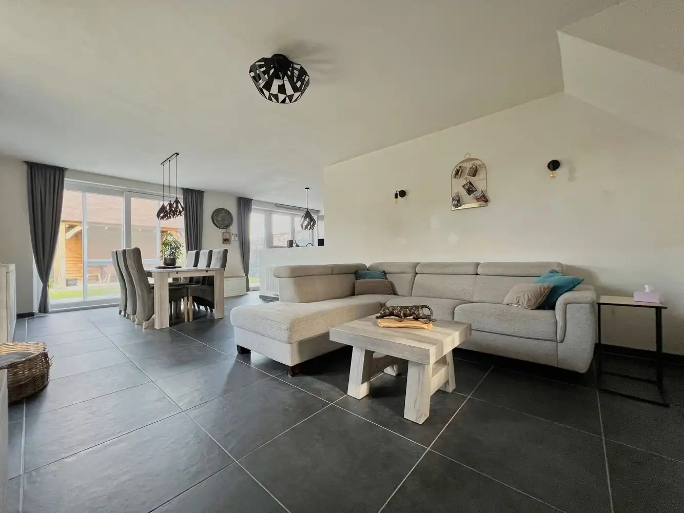 Recente, smaakvolle woning (3 slpks) + aangelegde tuin! foto 2