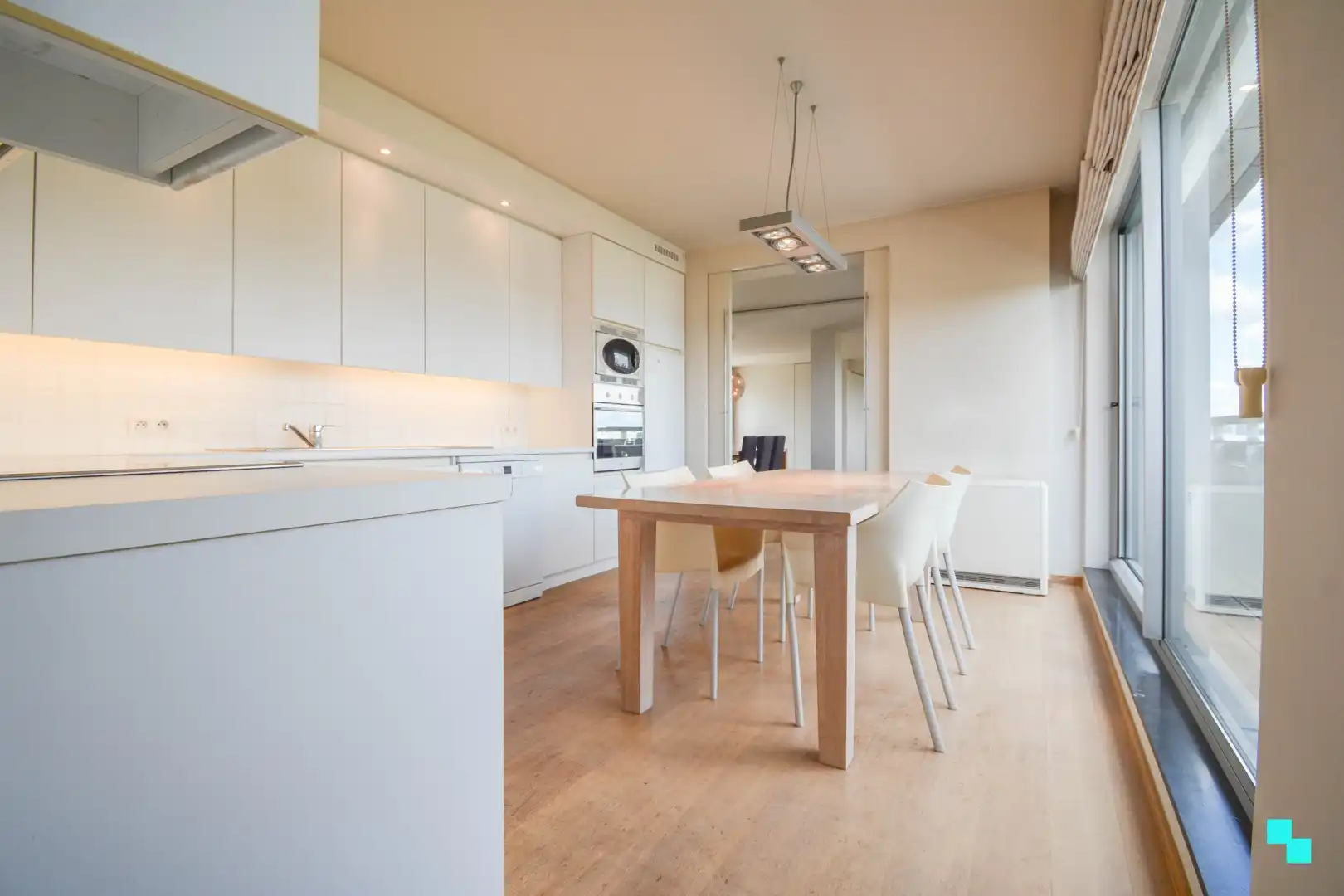 UItzonderlijk ruim appartement aan het water te Roeselare! foto 11