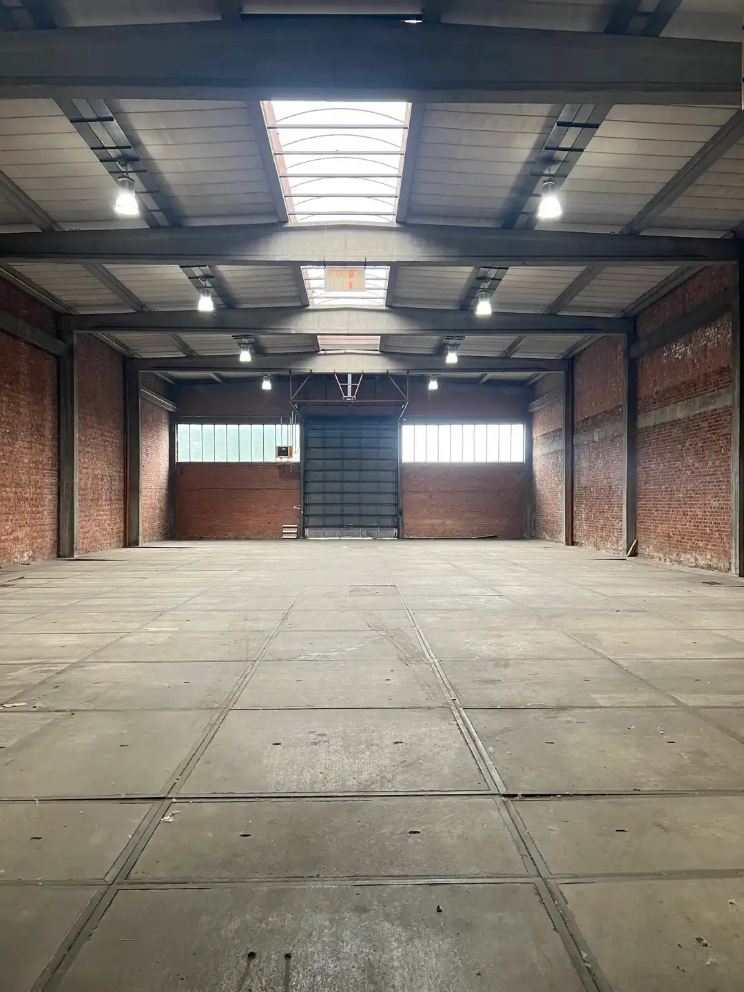 Magazijn te huur foto 3