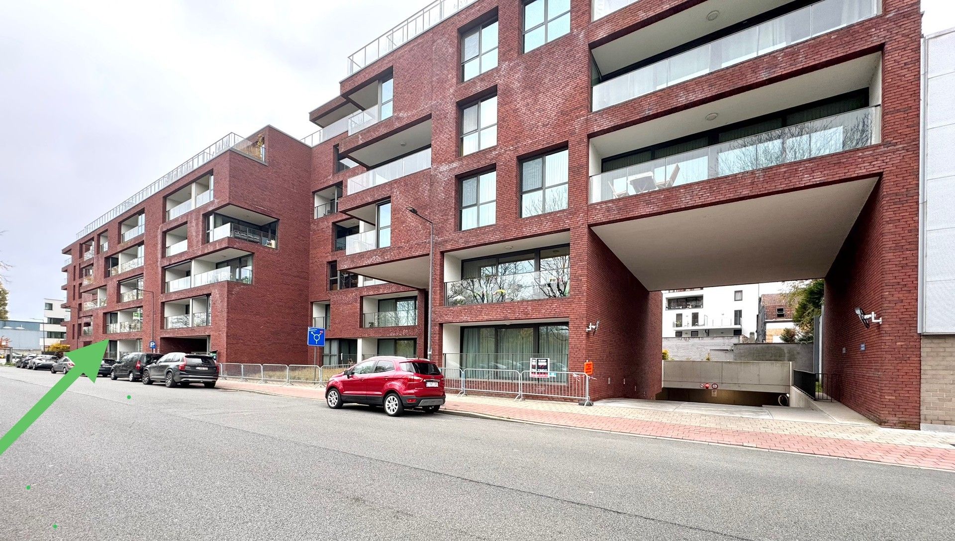 LICHTRIJK APPARTEMENT MET GROOT TERRAS EN PARKING - 125 M² foto 30