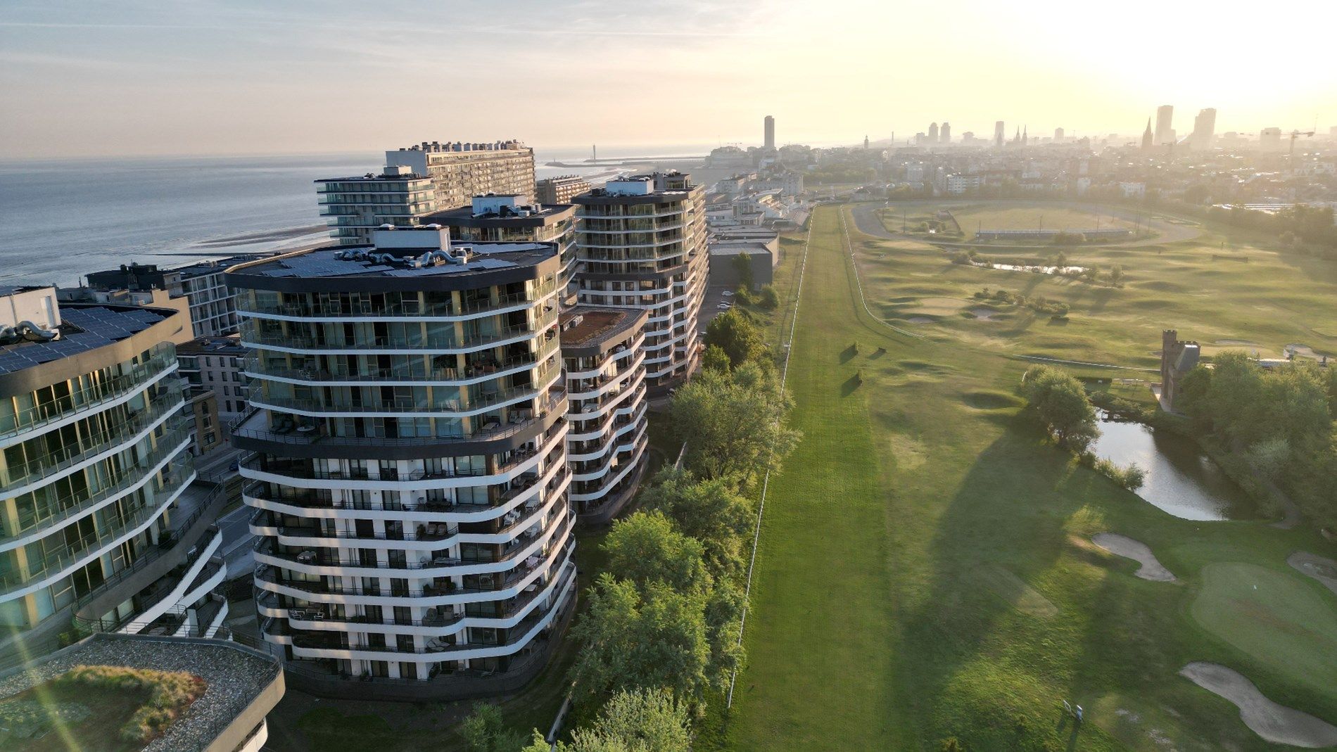 SCHITTEREND 2 SLPK APP - RIANT TERRAS - ZICHT OP GOLF  foto 26