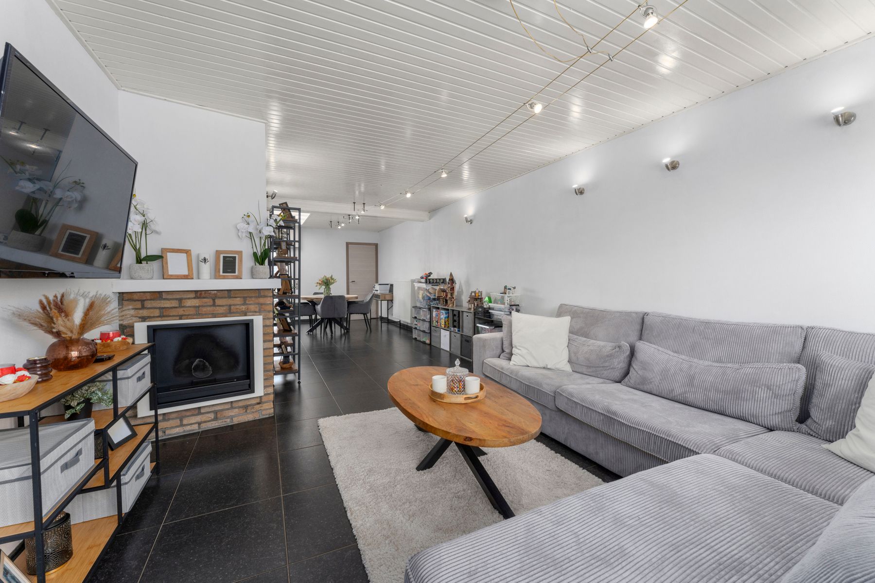 Centraal gelegen gerenoveerde rijwoning met 3 slpk en tuin foto 10