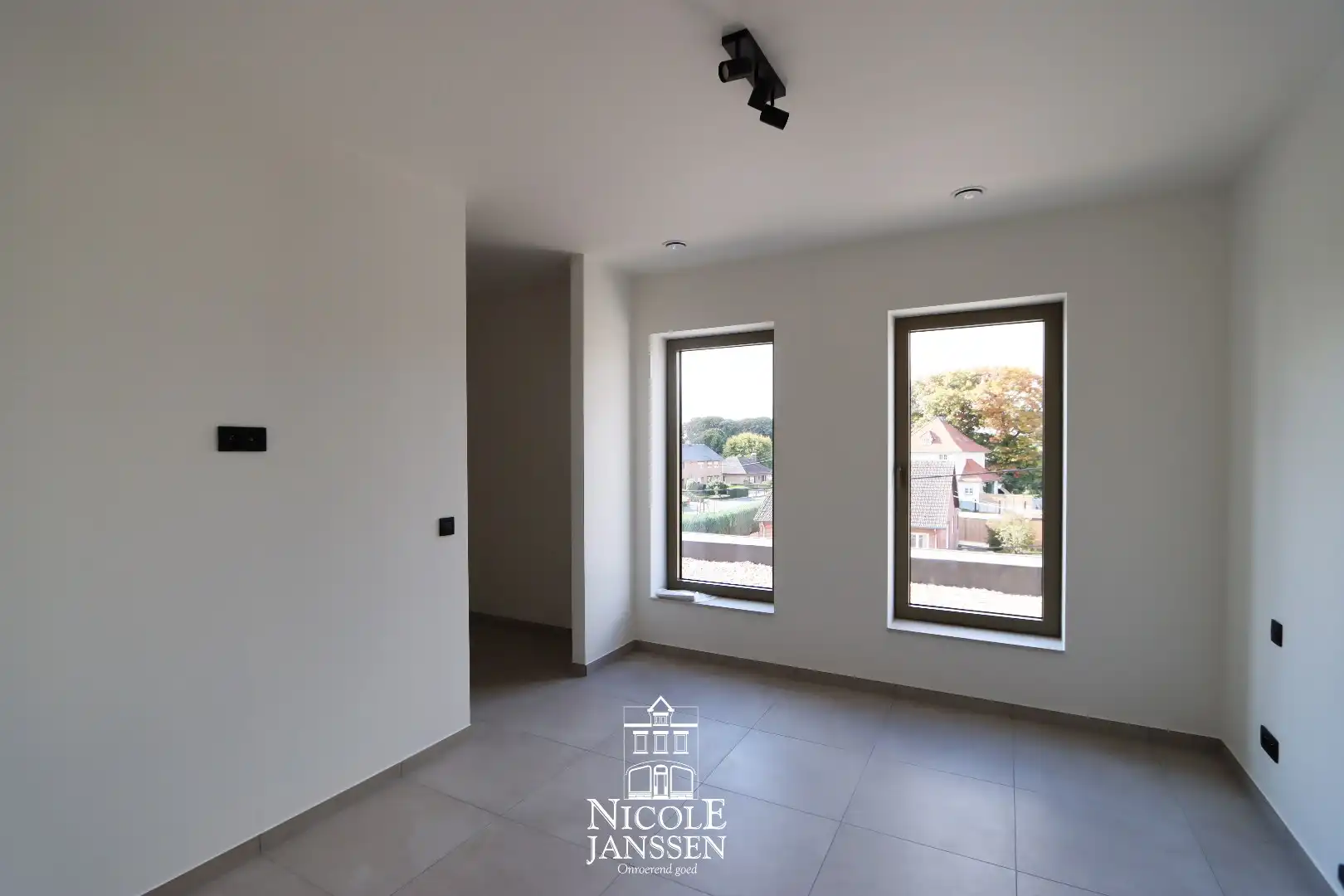 Penthouse met twee autostandplaatsen foto 13