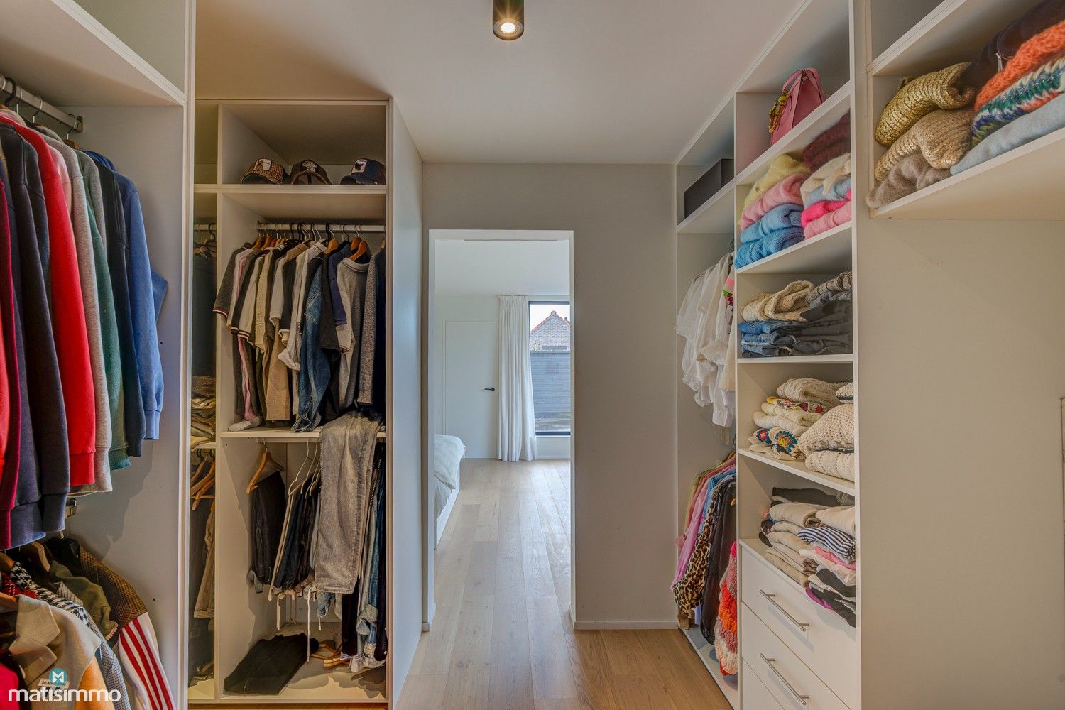 MODERNE VILLA MET INGEBOUWD ZWEMBAD, 3 SLAAPKAMERS EN PRAKTIJKGEDEELTE IN RUSTIGE OMGEVING TE WELLEN foto 19