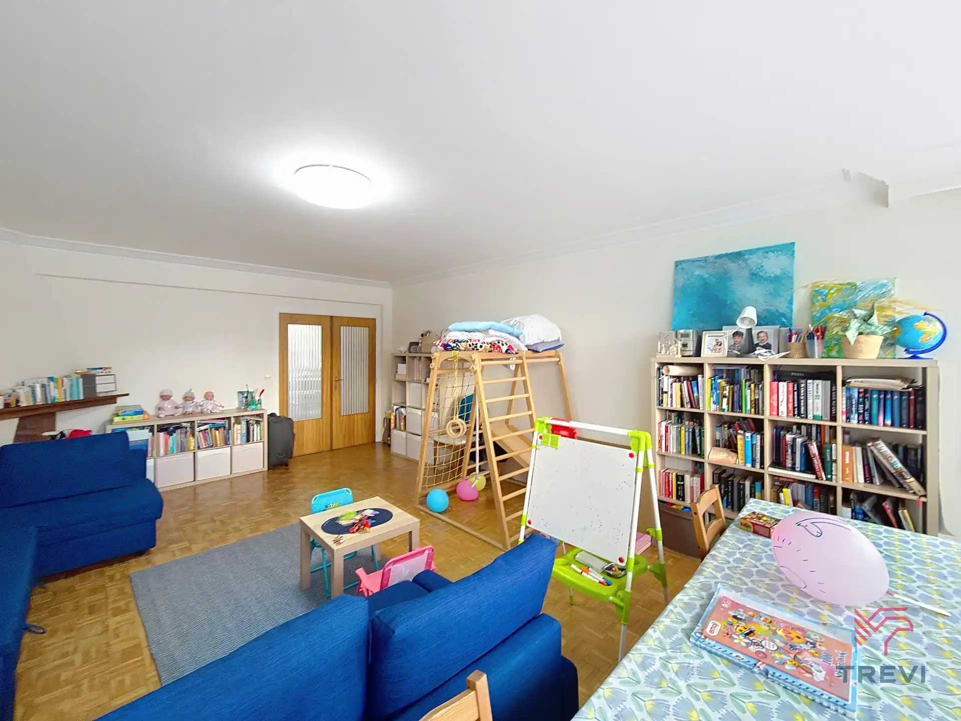 Mooi, licht appartement - 2 slaapkamers vlakbij Altitude 100 foto 2