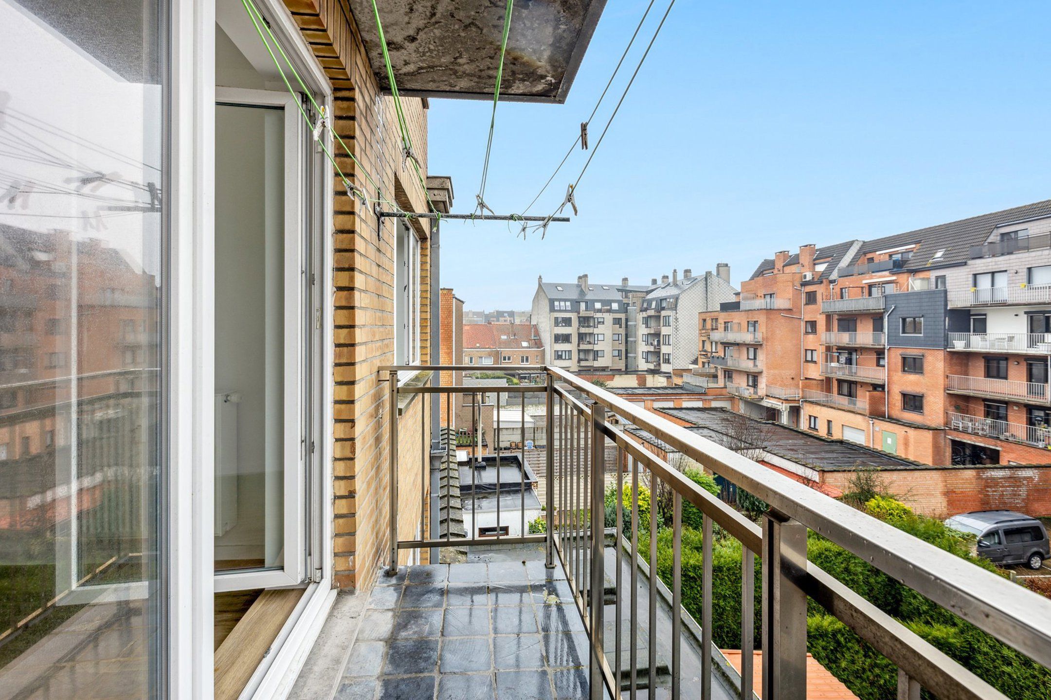 Lichtrijk appartement met terras en parking in Oostende! foto 5