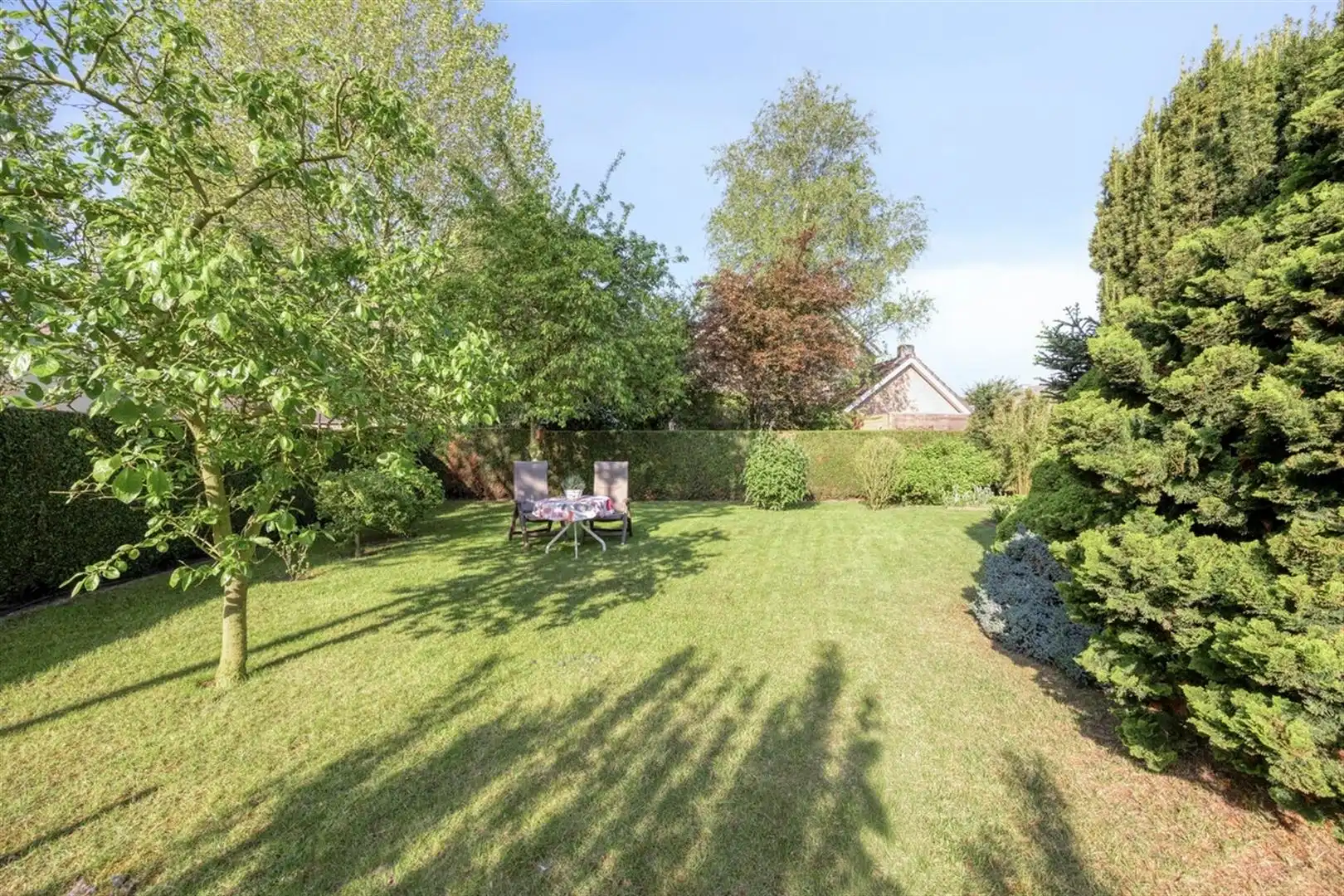 Rustig gelegen, goed onderhouden villa met 4 slaapkamers op 761 m². foto 29