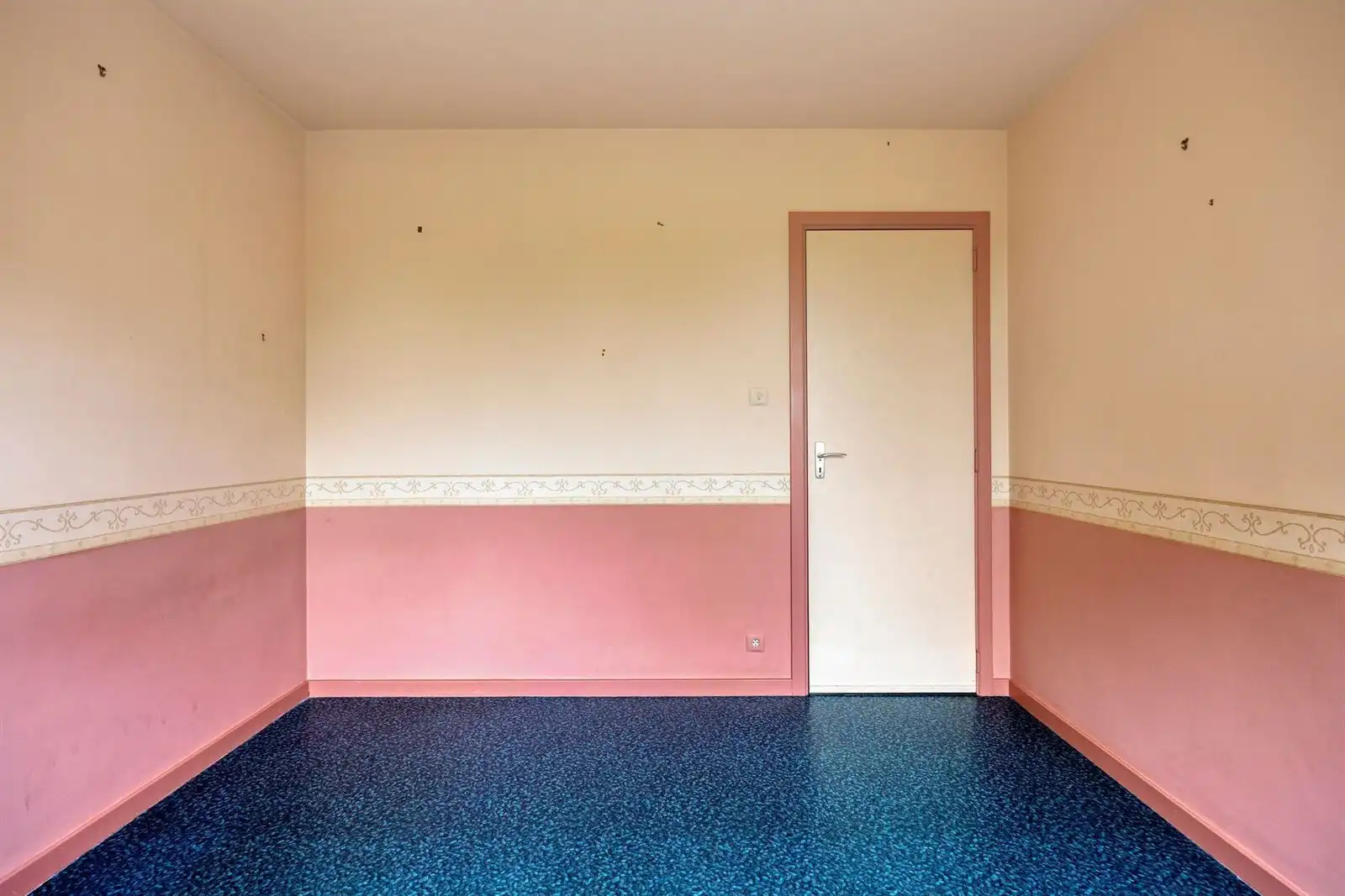 Ruime 3-gevelwoning met 4 à 5 slaapkamers, grote garage en dubbele straattoegang foto 14