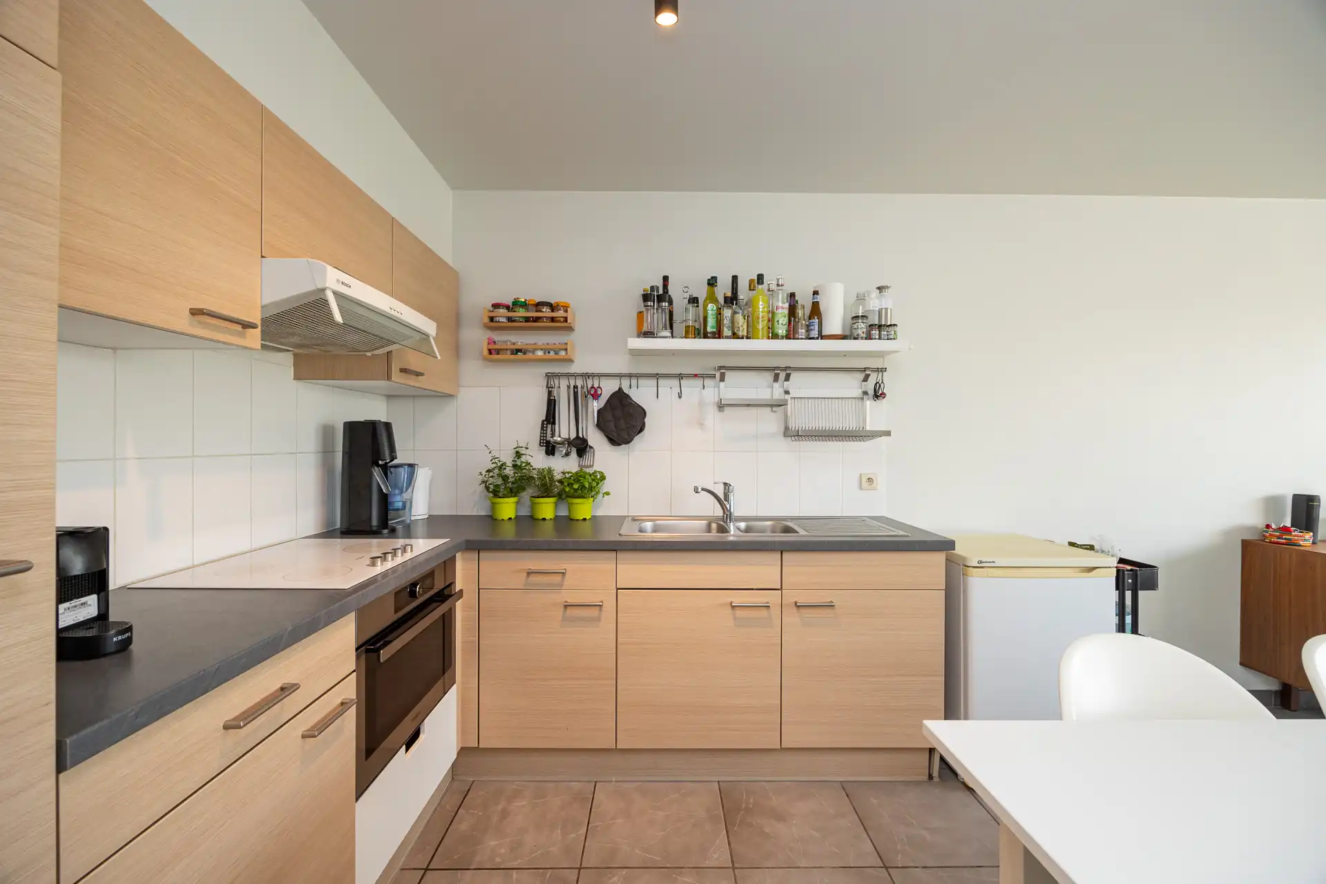 Instapklaar en recent gerenoveerd 2-slaapkamer appartement foto 5