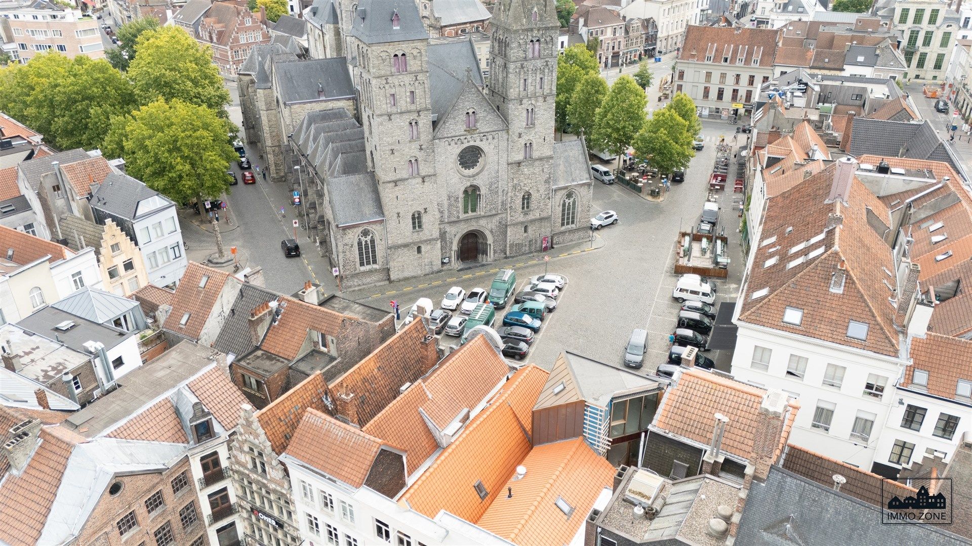 Architecturale parel tussen Vlas-en Vrijdagsmarkt foto 12