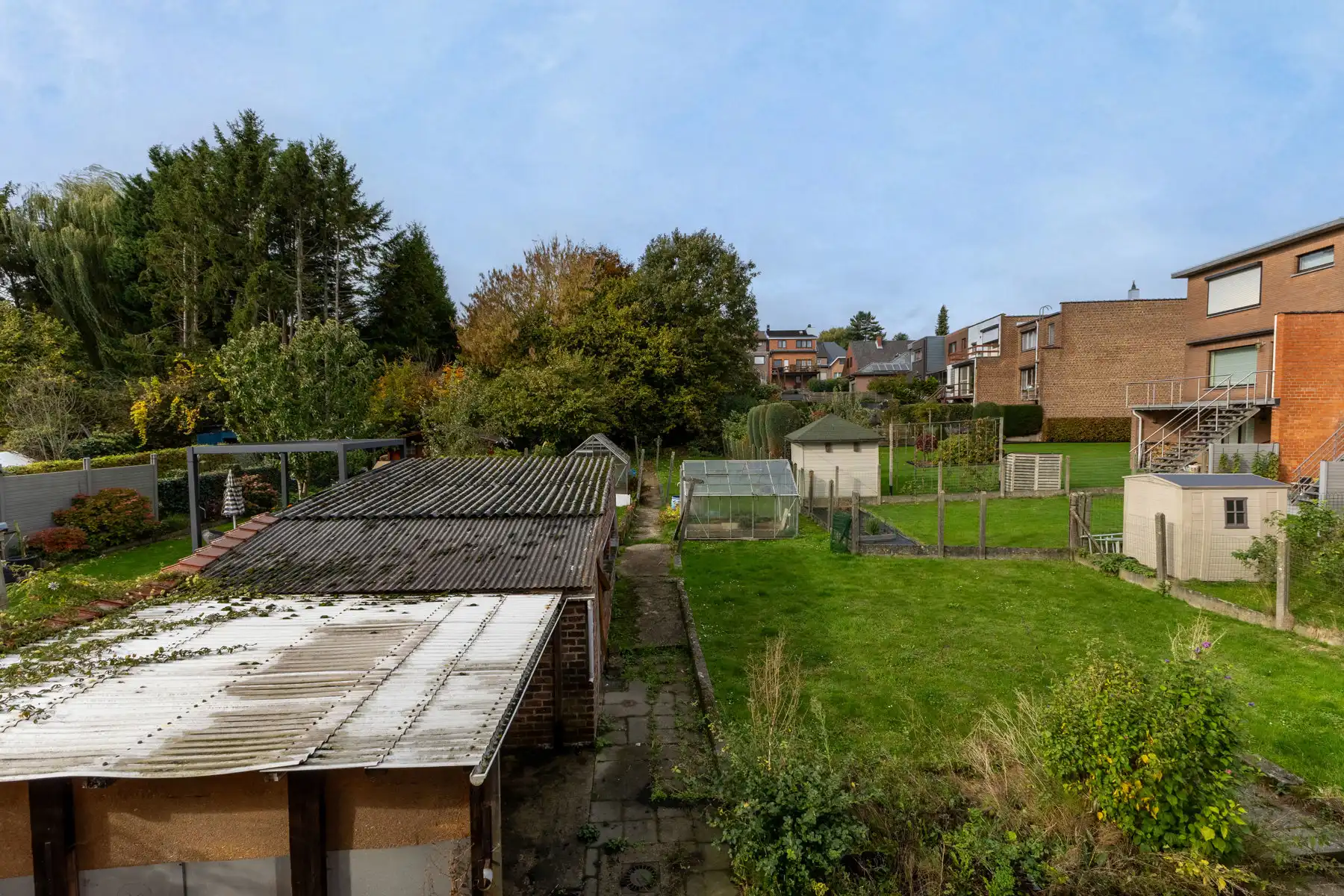 OPTIE Goed gelegen ruime te renoveren woning  foto 5