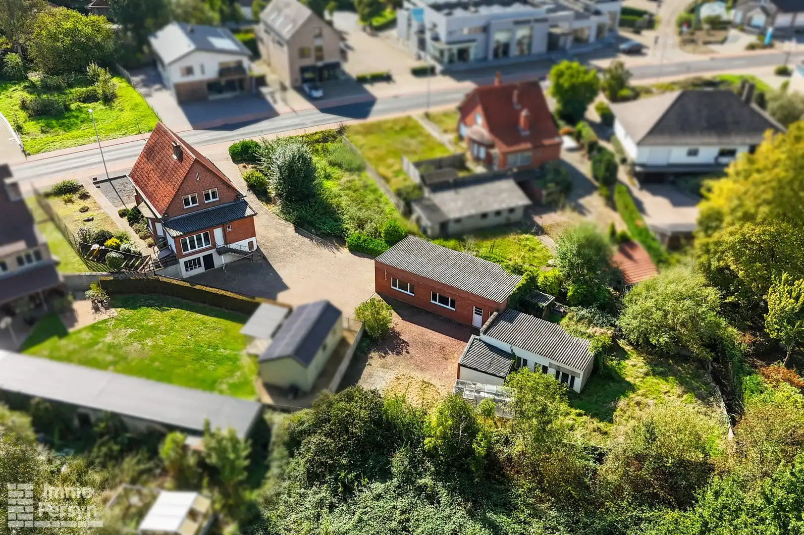 Woning met loods op een commerciële ligging foto 33