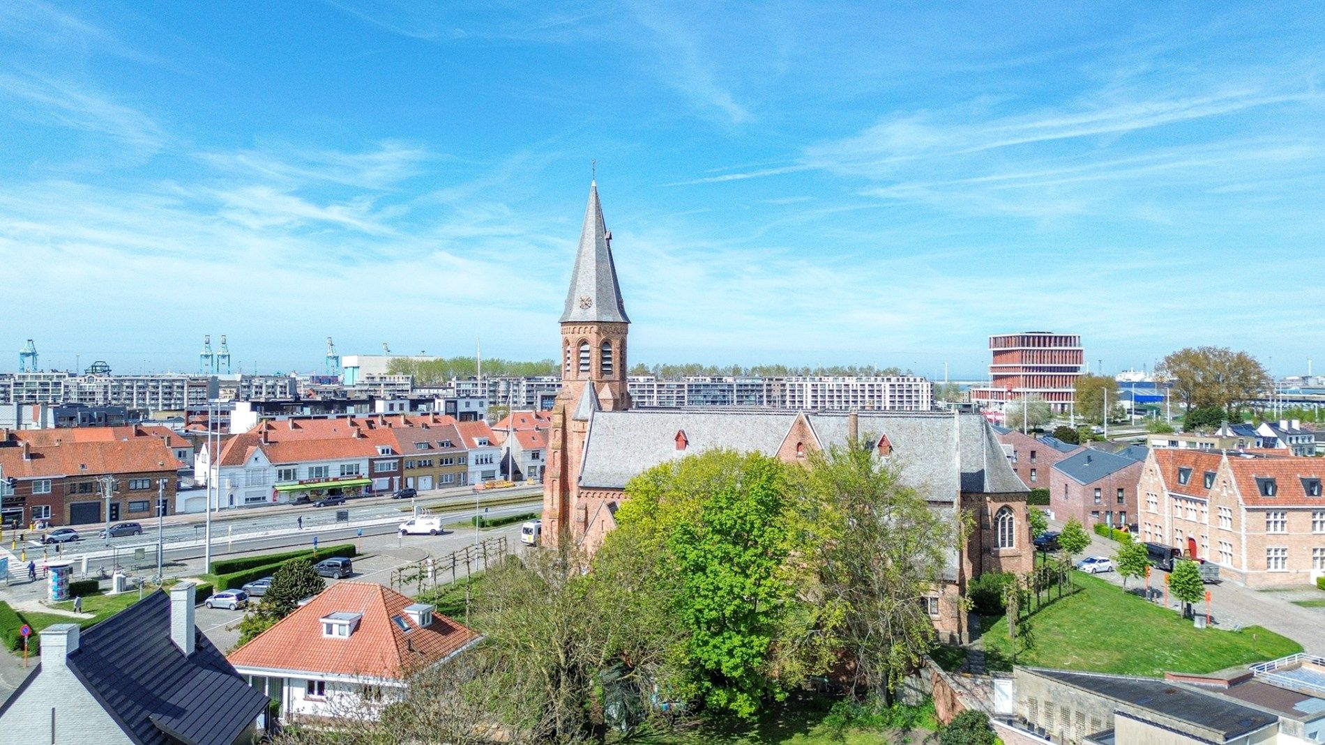 Rijwoning met garage in hartje Zeebrugge foto 2