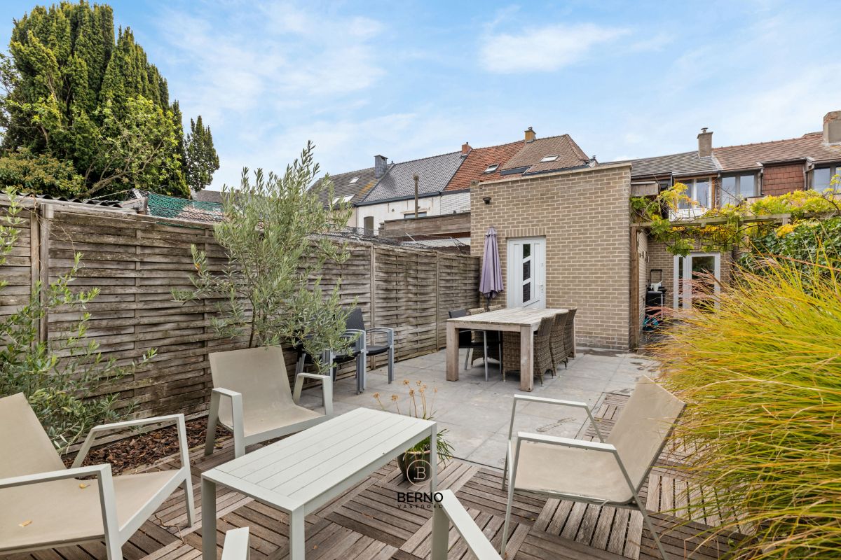 Charmante rijwoning met stadstuin nabij centrum. foto 26