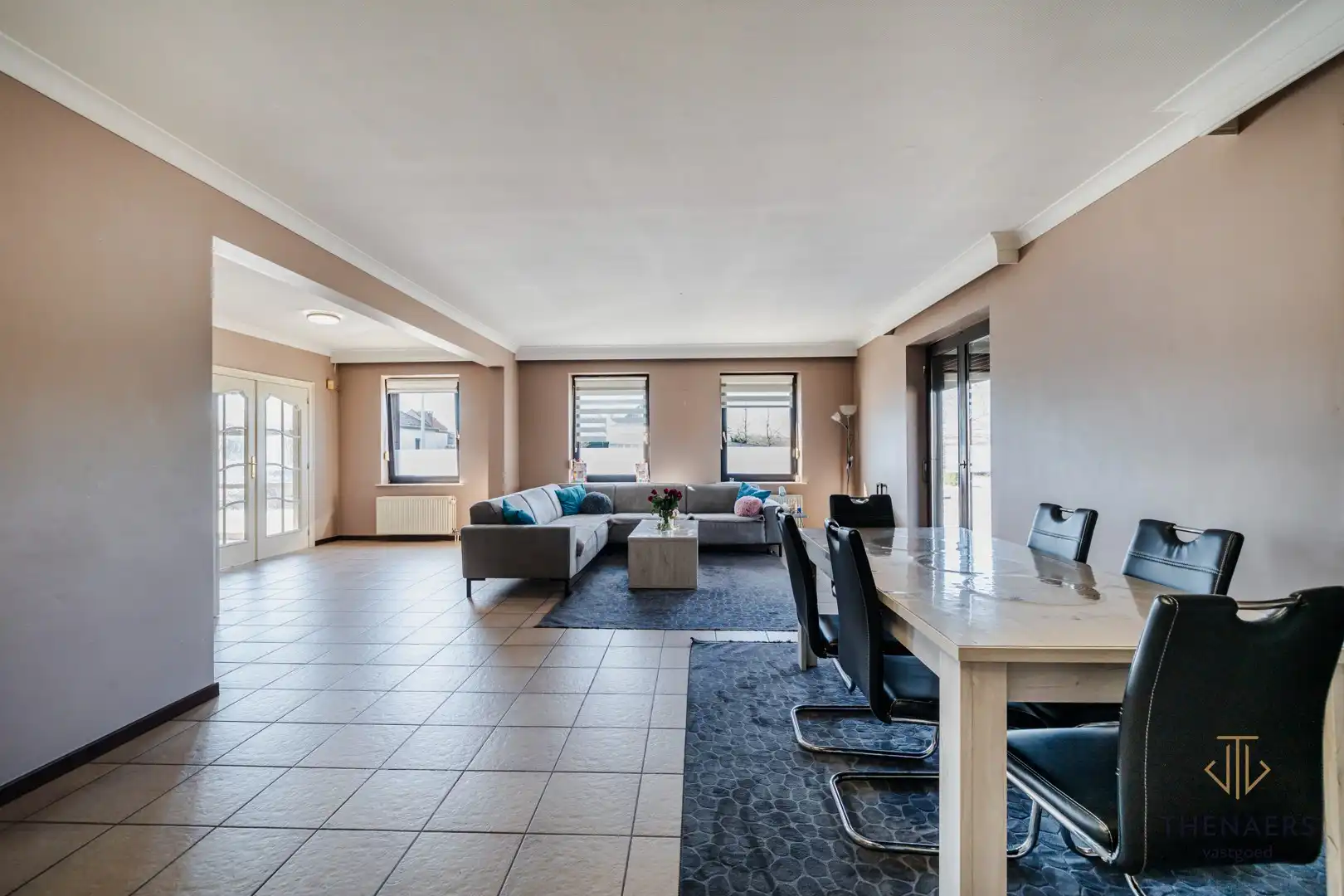 Ruime woning met tal van mogelijkheden op een strategische locatie in Sint-Truiden. foto 7