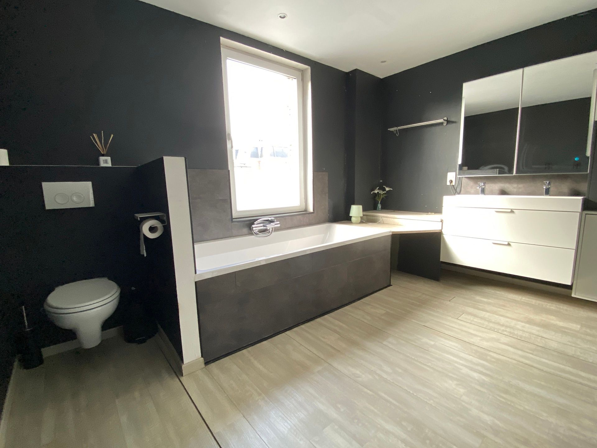 Deels te renoveren ruime HOB, 4 slaapkamers en bureel  foto 15