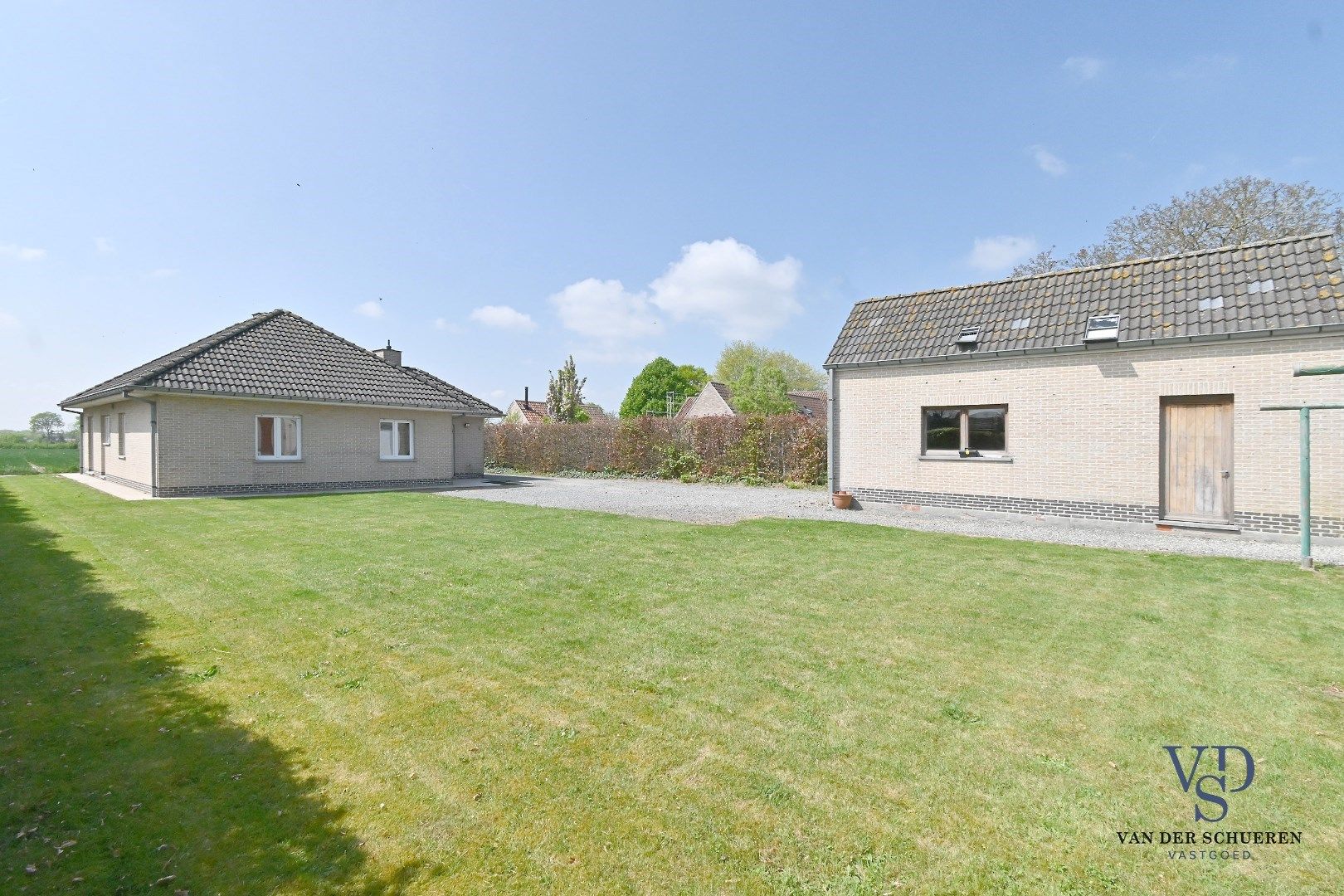 Bungalowwoning met afzonderlijke garage foto 27