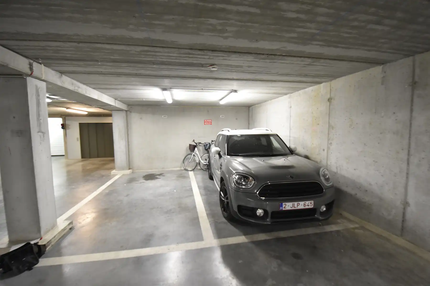 Parkeerplaats te huur foto 2