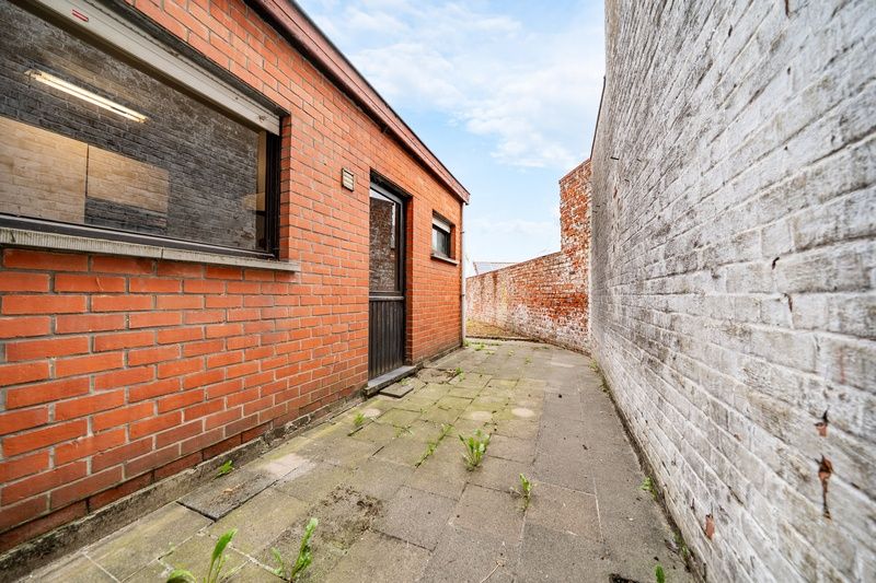 Centrum Izegem : Te renoveren woning in centrum Izegem foto 15