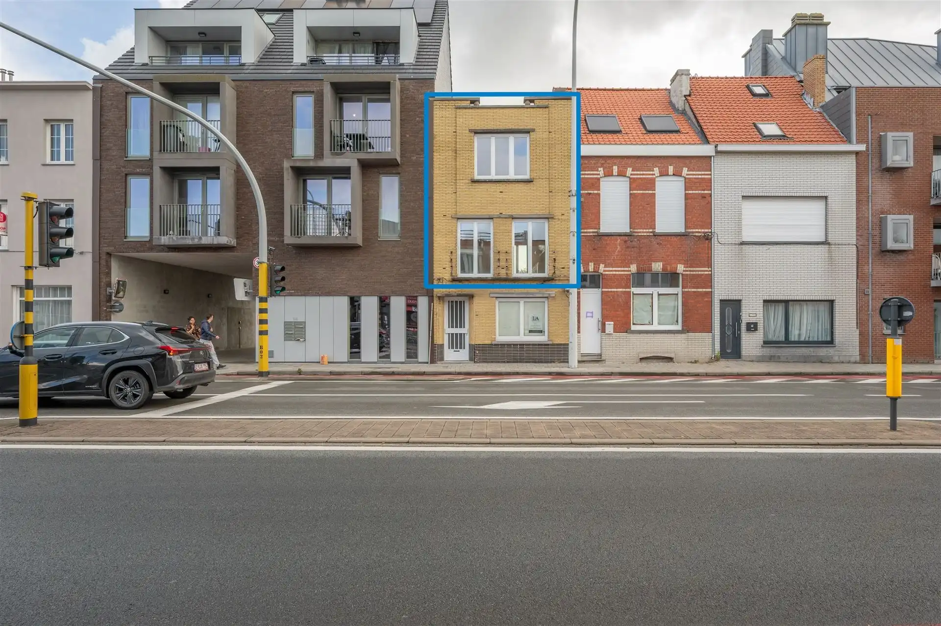 Gerenoveerd appartement met 3 slaapkamers foto 3