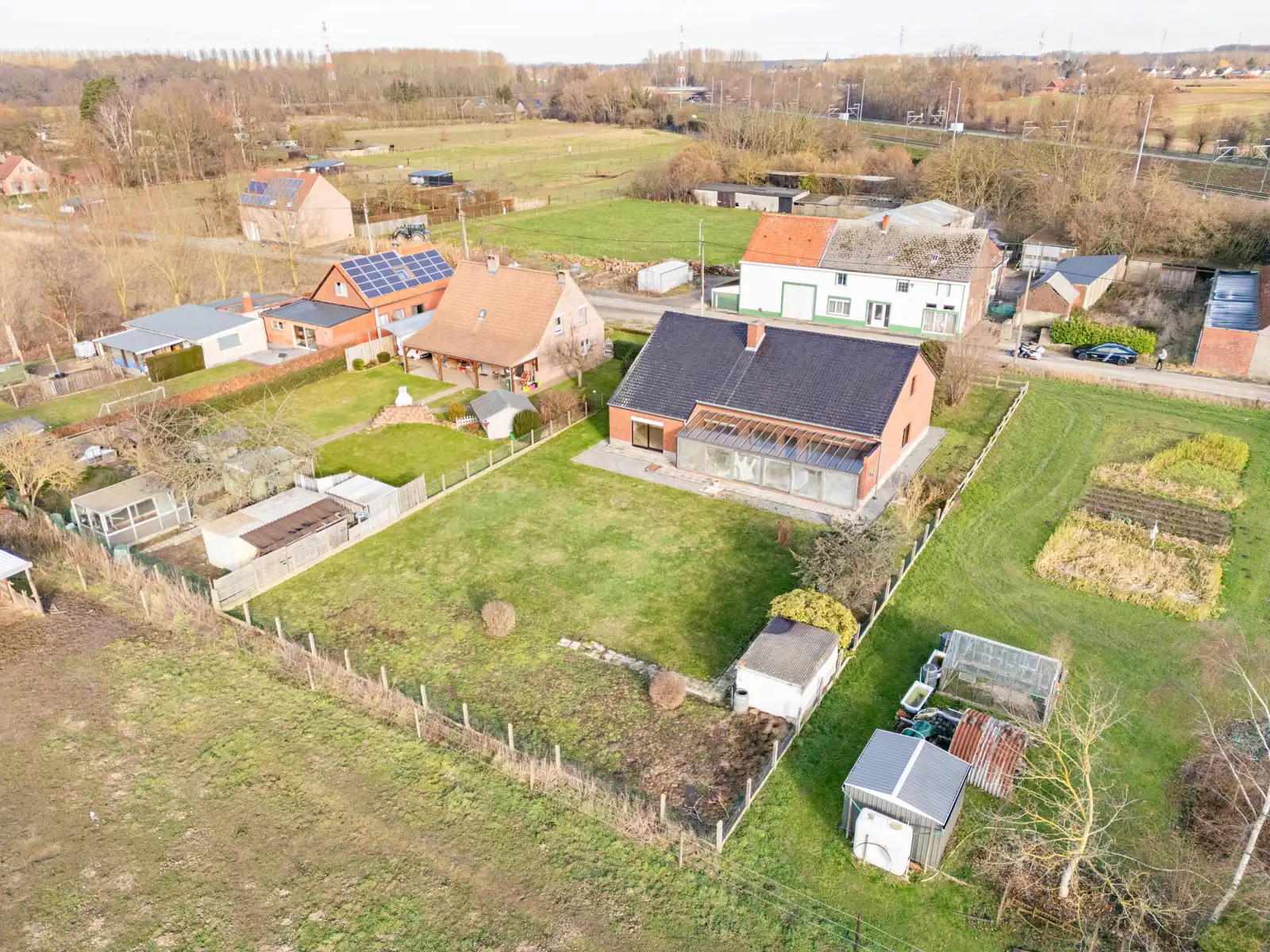 Landelijke villa met 3 slaapkamer, 2 badkamers en garage foto 3