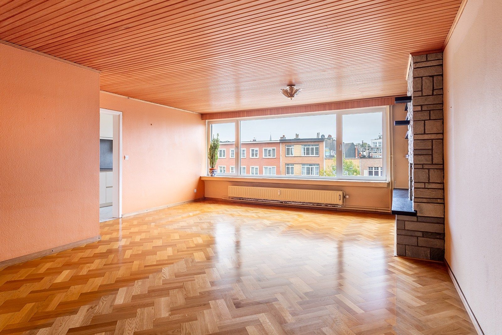 Ruim appartement met veel lichtinval foto 4