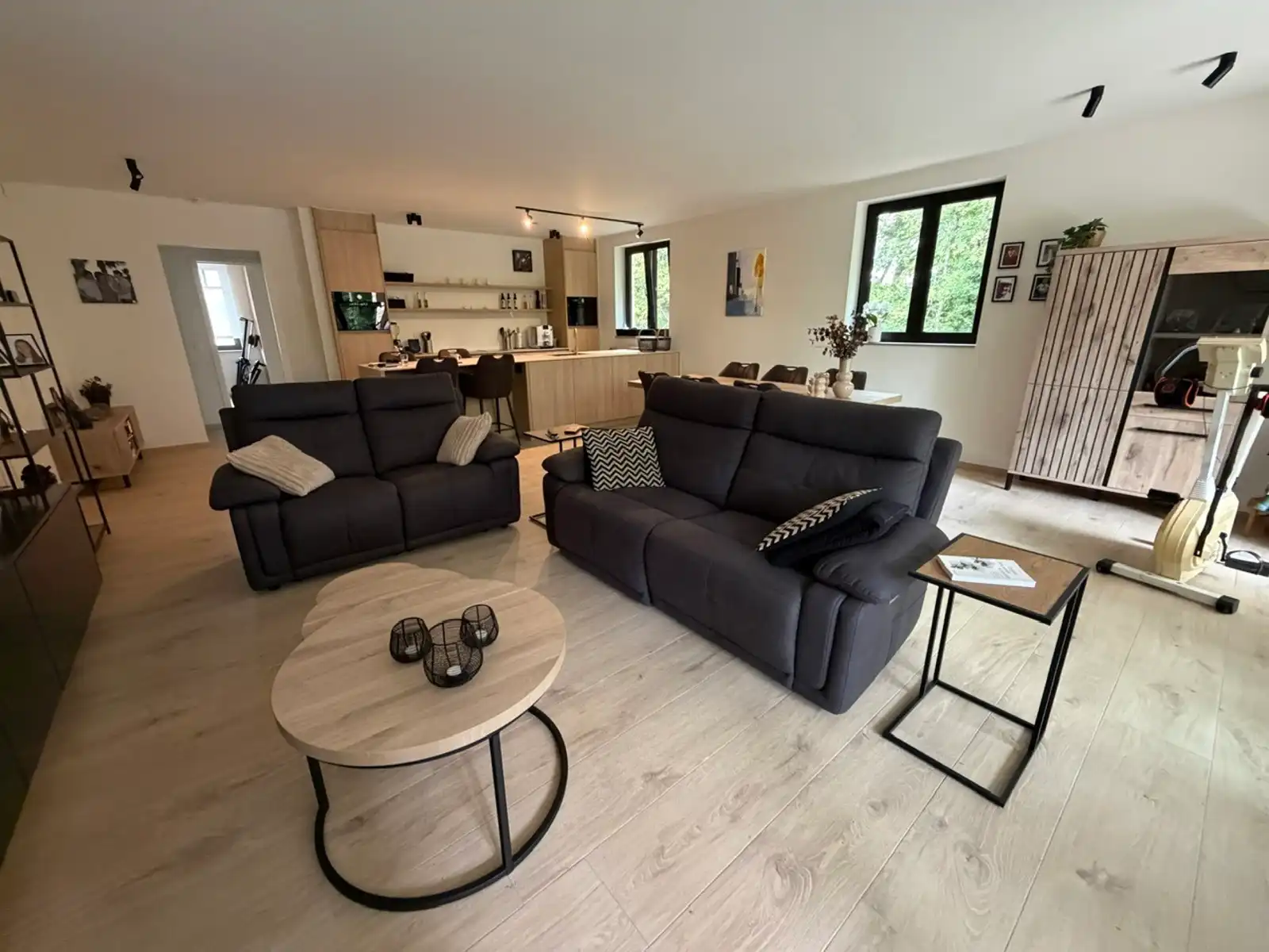 Luxueus app (131m²) met 2 slpk + bureau, terras en garagebox foto 4
