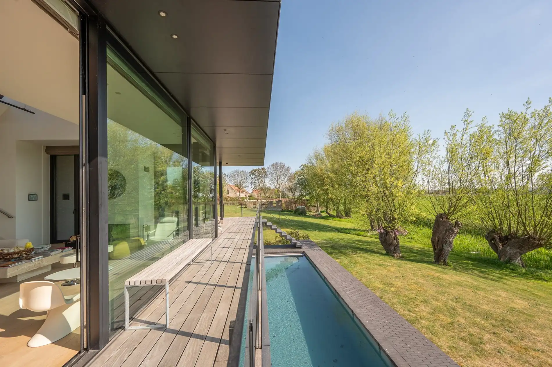 Uniek eigendom met adembenemende zichten gelegen op een perceel van ongeveer 3000 m². foto 5