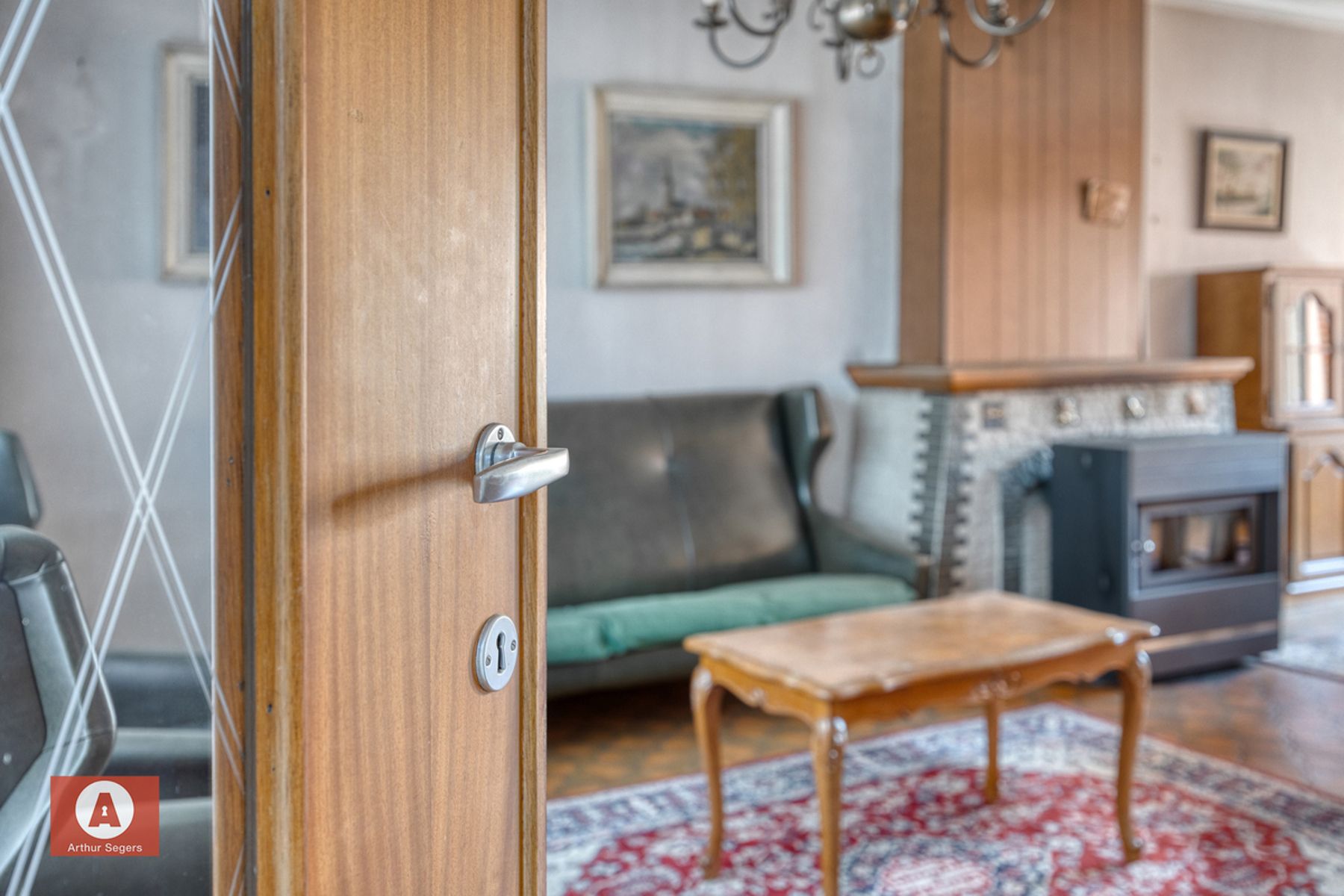 IN OPTIE - Te renoveren gezinswoning op een perceel van 3a 37ca. foto 5