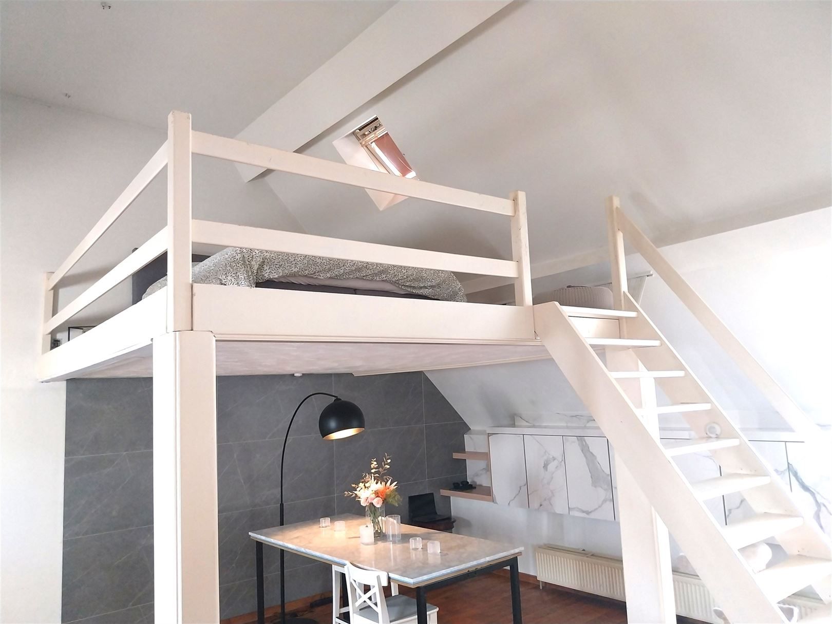 TE HUUR: Loft met mezzanine te Heusden-Zolder! foto 8