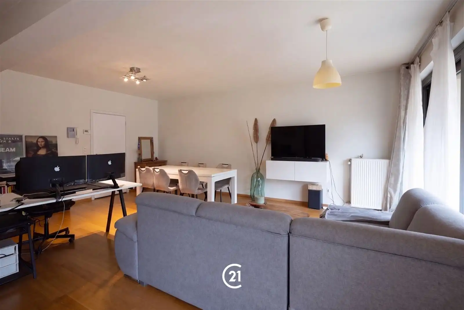Comfortabel gelijkvloers wonen op een bijzonder praktische ligging! foto 4