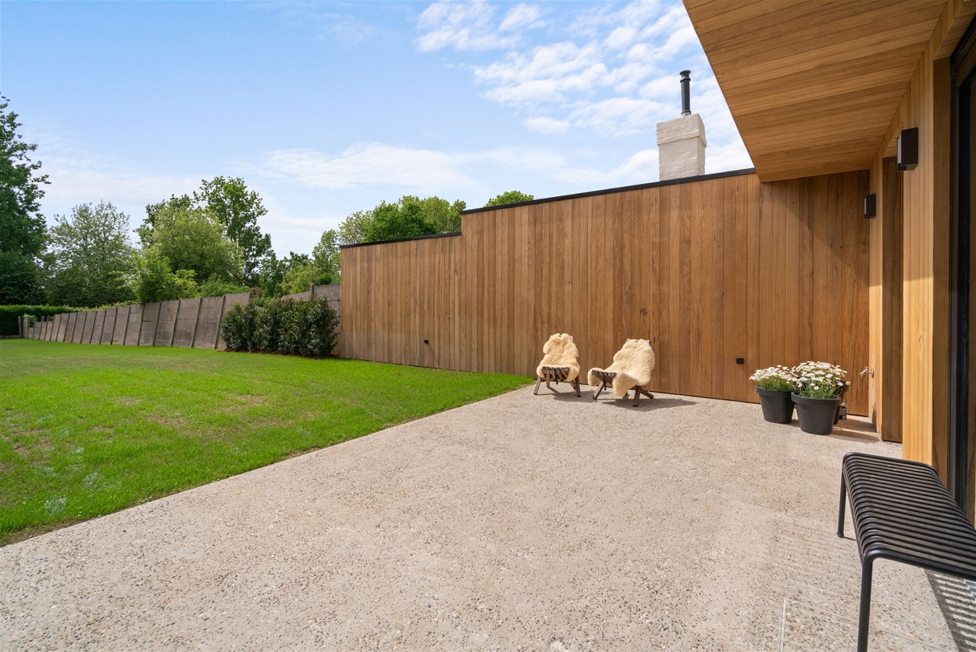 Stijlvolle, volledig gerenoveerde, INSTAPKLARE / WOONKLARE WONING (HOB) met 3 slaapkamers, 2 badkamers en garage op 756 m² foto 11