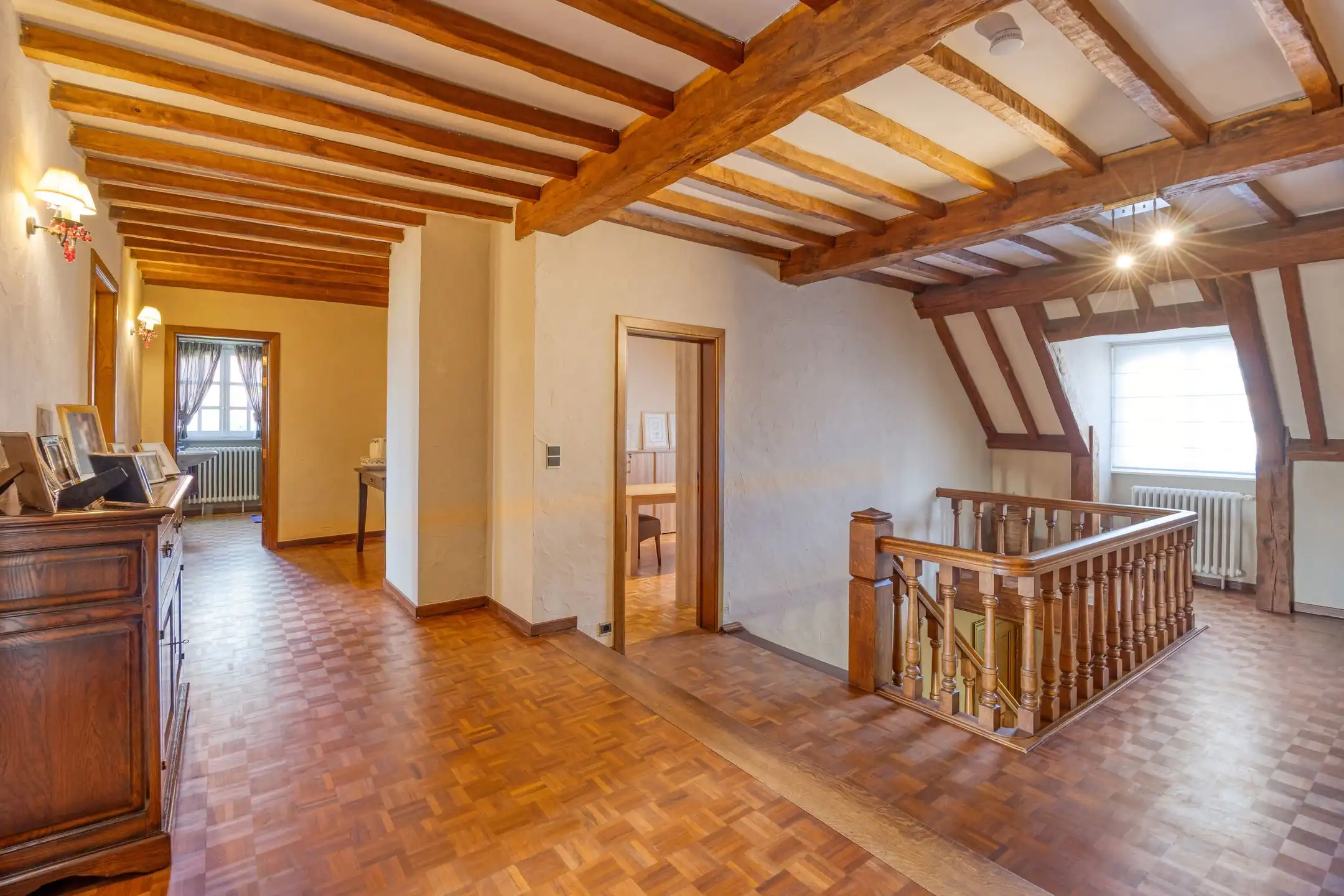 Karaktervolle villa: verwarmd zwembad & praktijkruimte foto 10