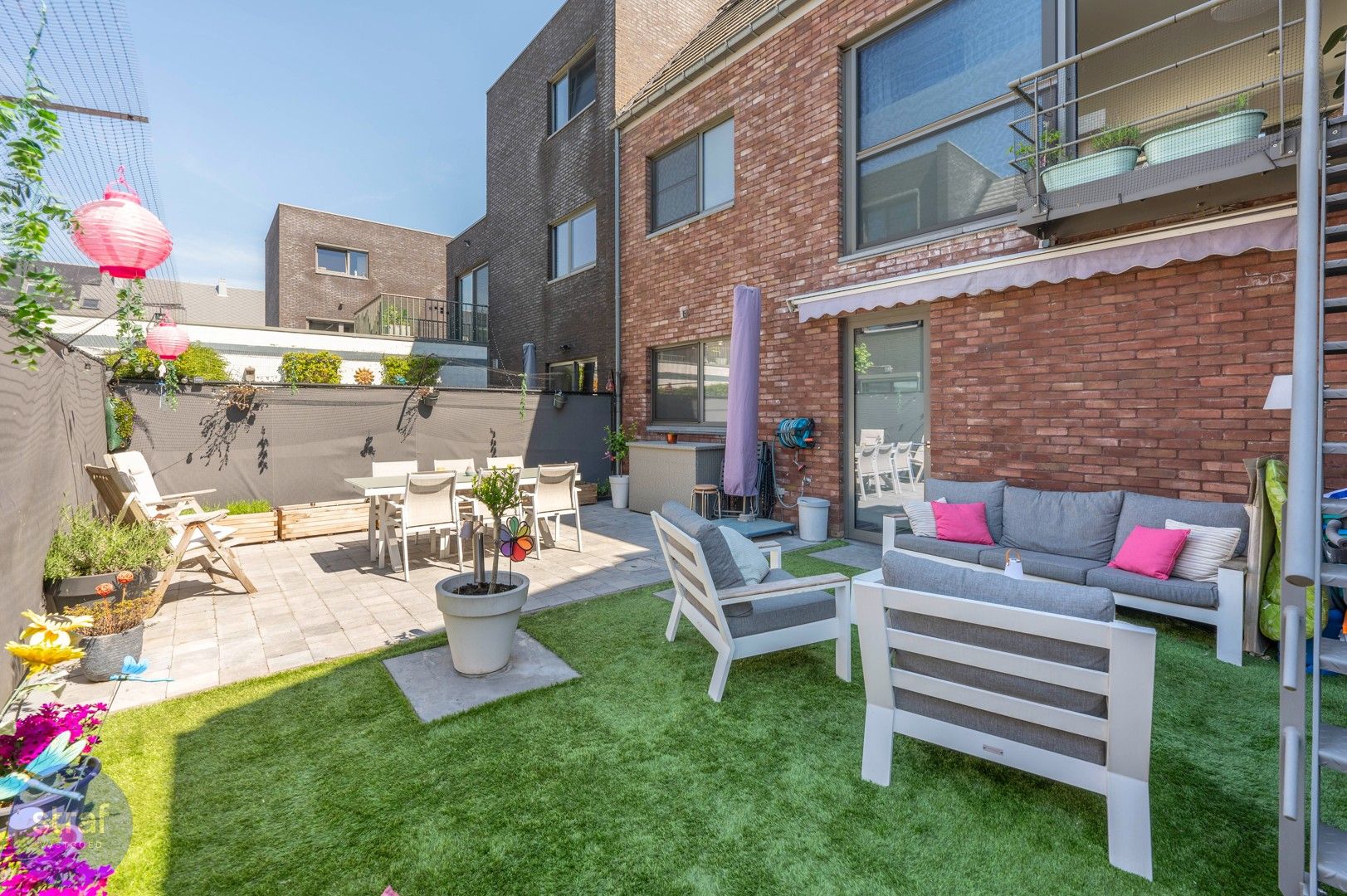 Toffe recente woning met zonnepanelen en batterij in rustige wijk foto 15