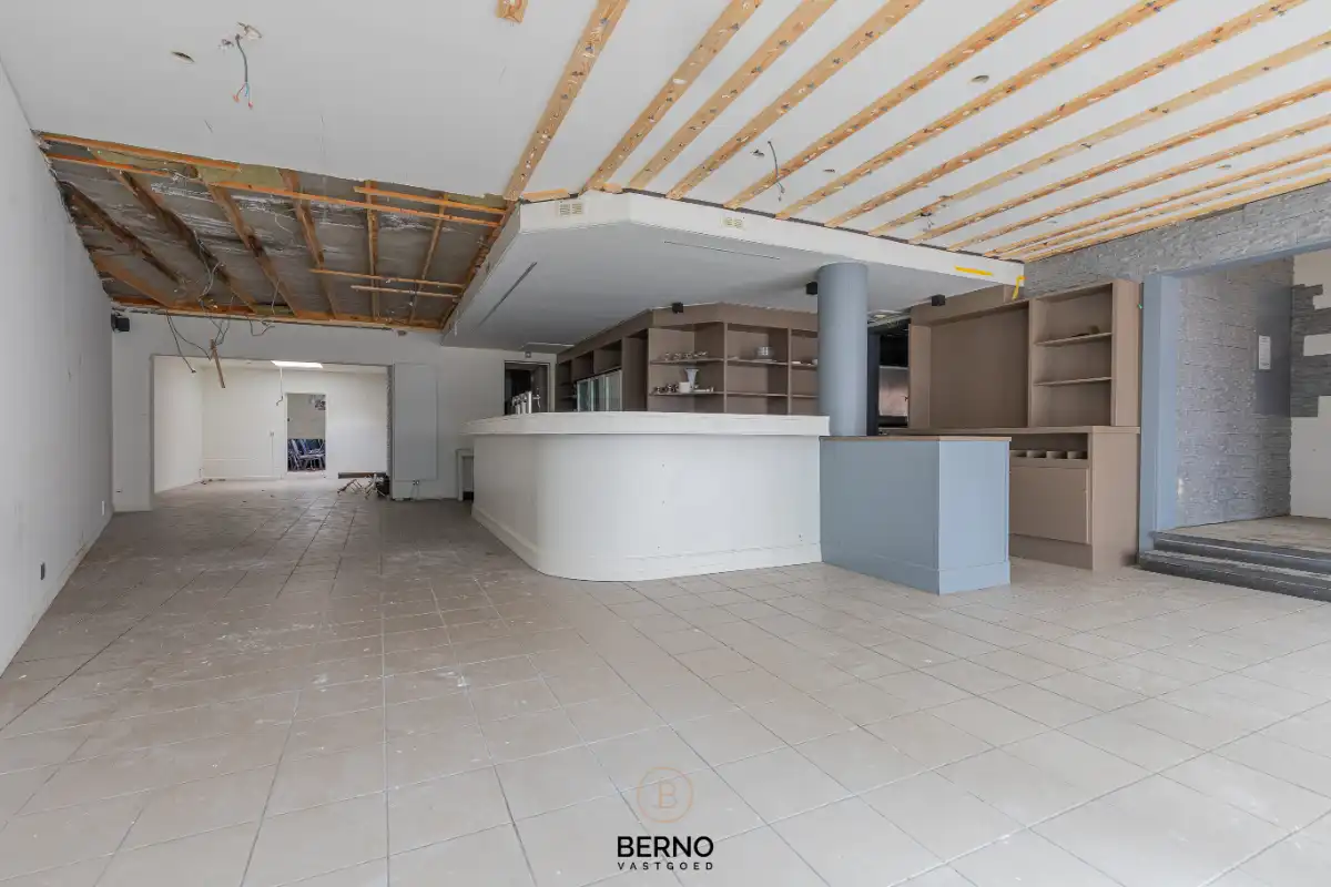 Horecazaak met ruime zaal. foto 2