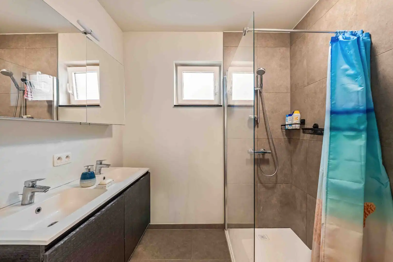 Recent, instapklaar appartement met 2 slaapkamers en ondergrondse staanplaats in Wevelgem foto 7