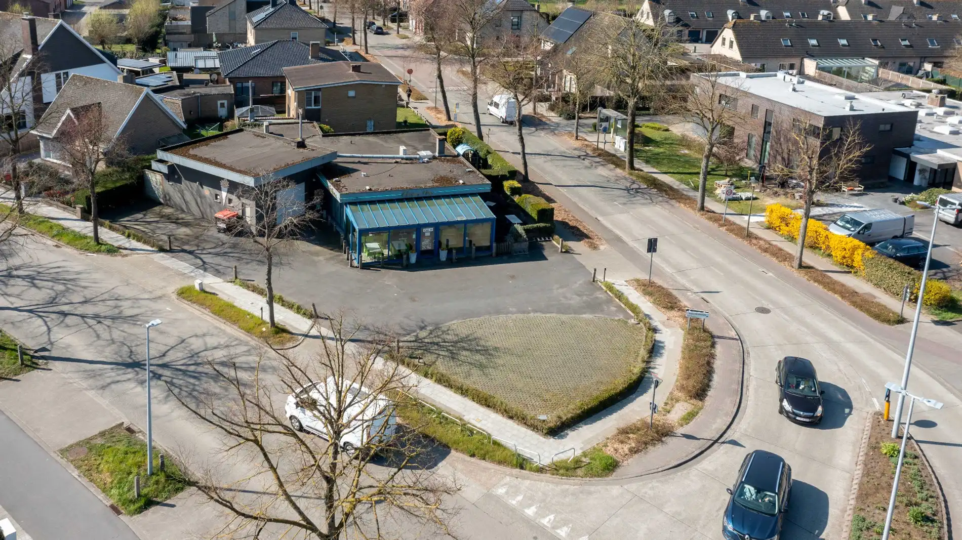 Hoofdfoto van de publicatie: Puur frituur, uiterst goed gelegen met woonst en parking te Sint-Jozef!