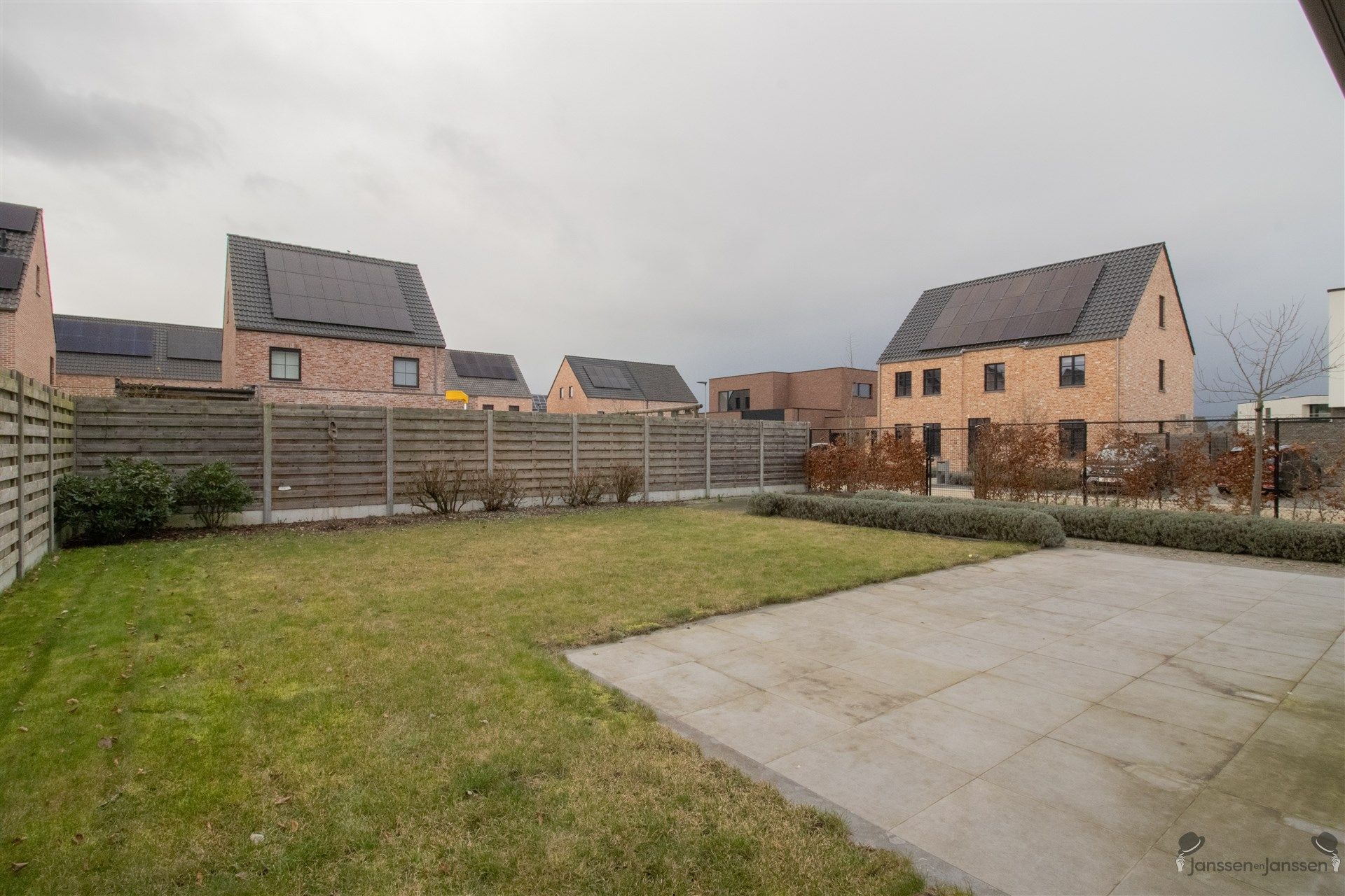 Rustig gelegen recente woning met min. 4 slaapkamers op 470 m².  foto 4