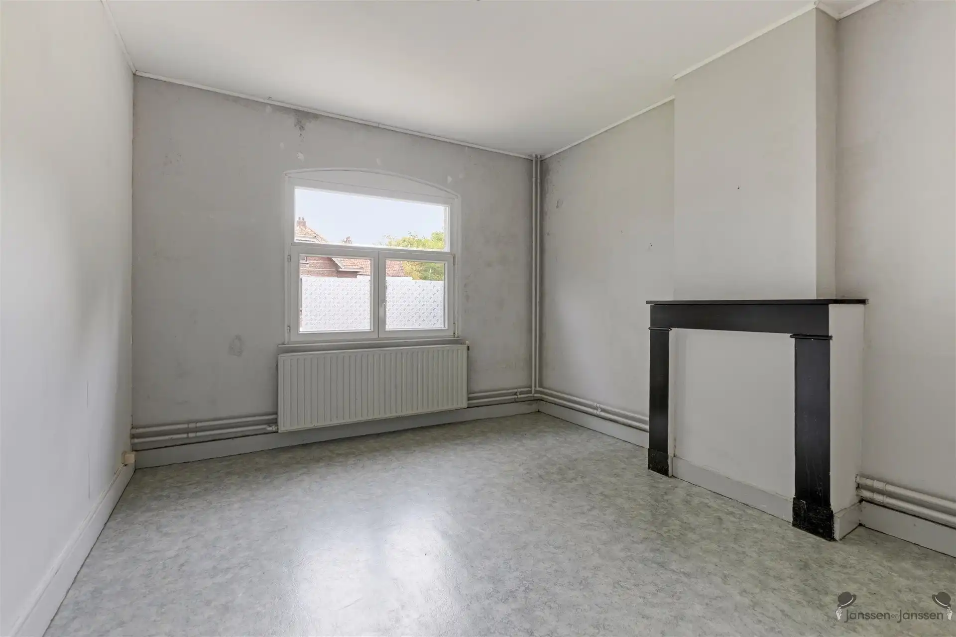 Karaktervolle halfopen bebouwing met potentieel en unieke ligging te Leopoldsburg foto 12